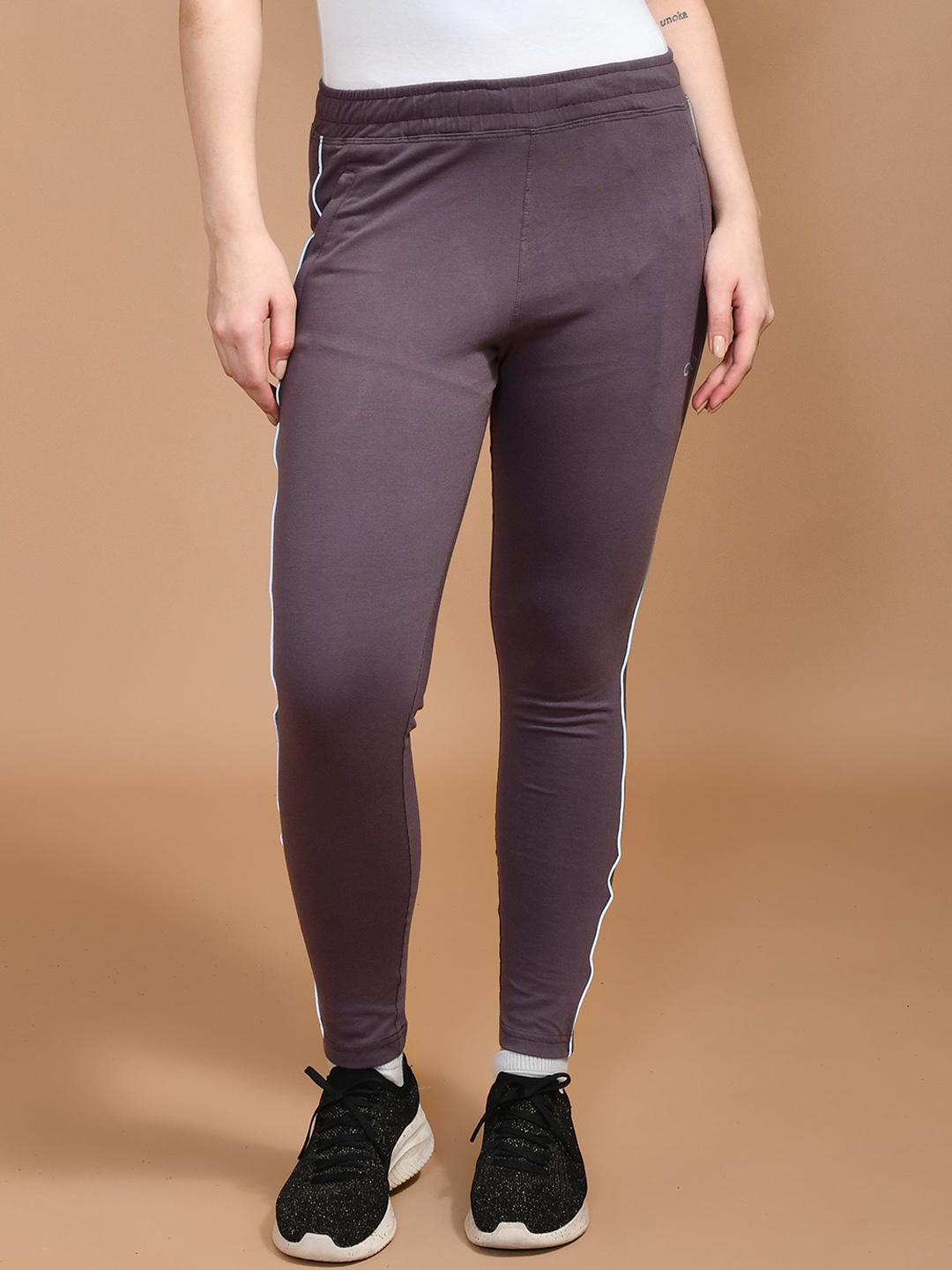 

SKYKNIT Women Track Pant, Camel brown
