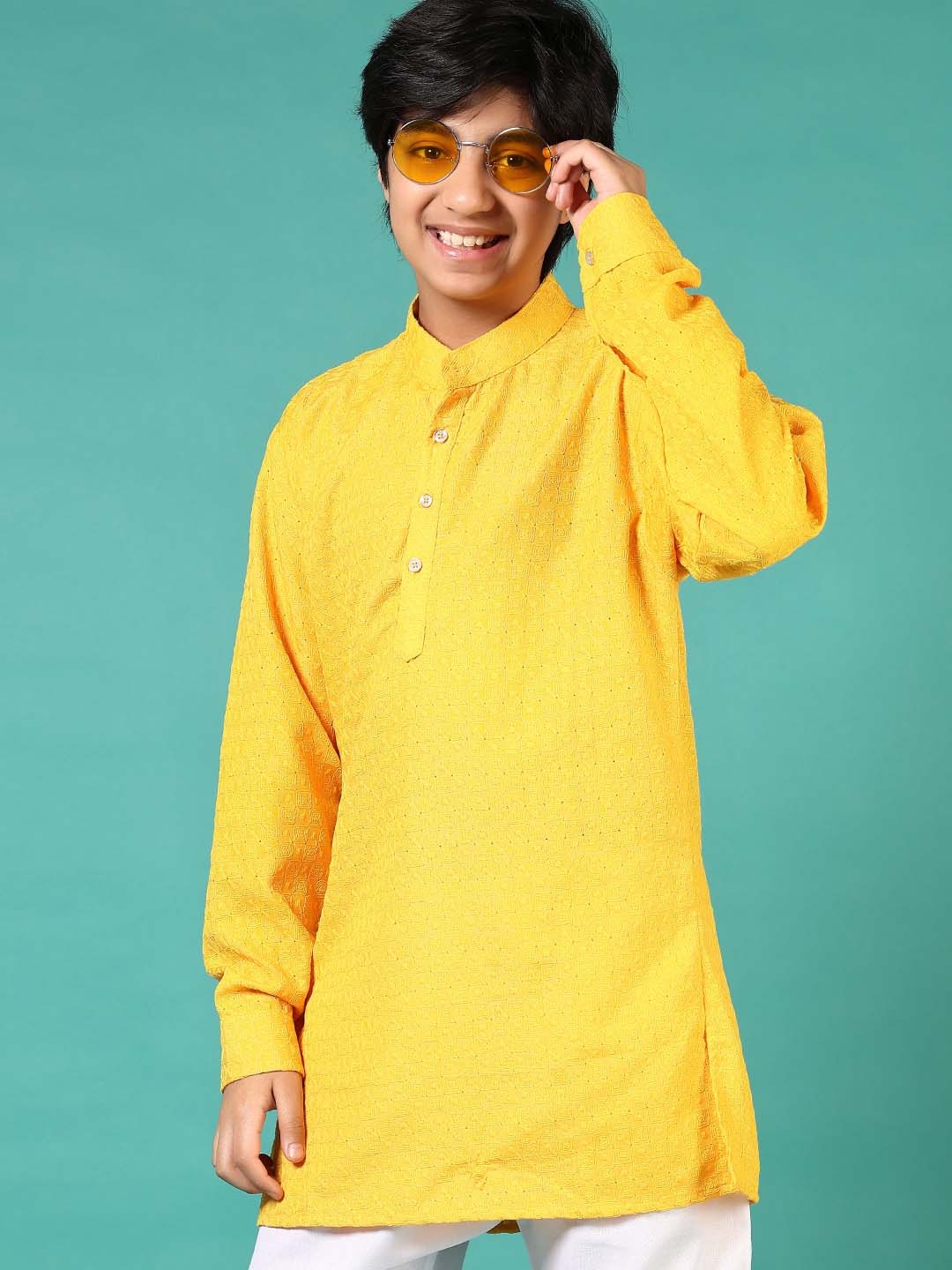 

V-Mart Boys Floral Regular Pure Cotton Kurta with Pyjamas, Yellow