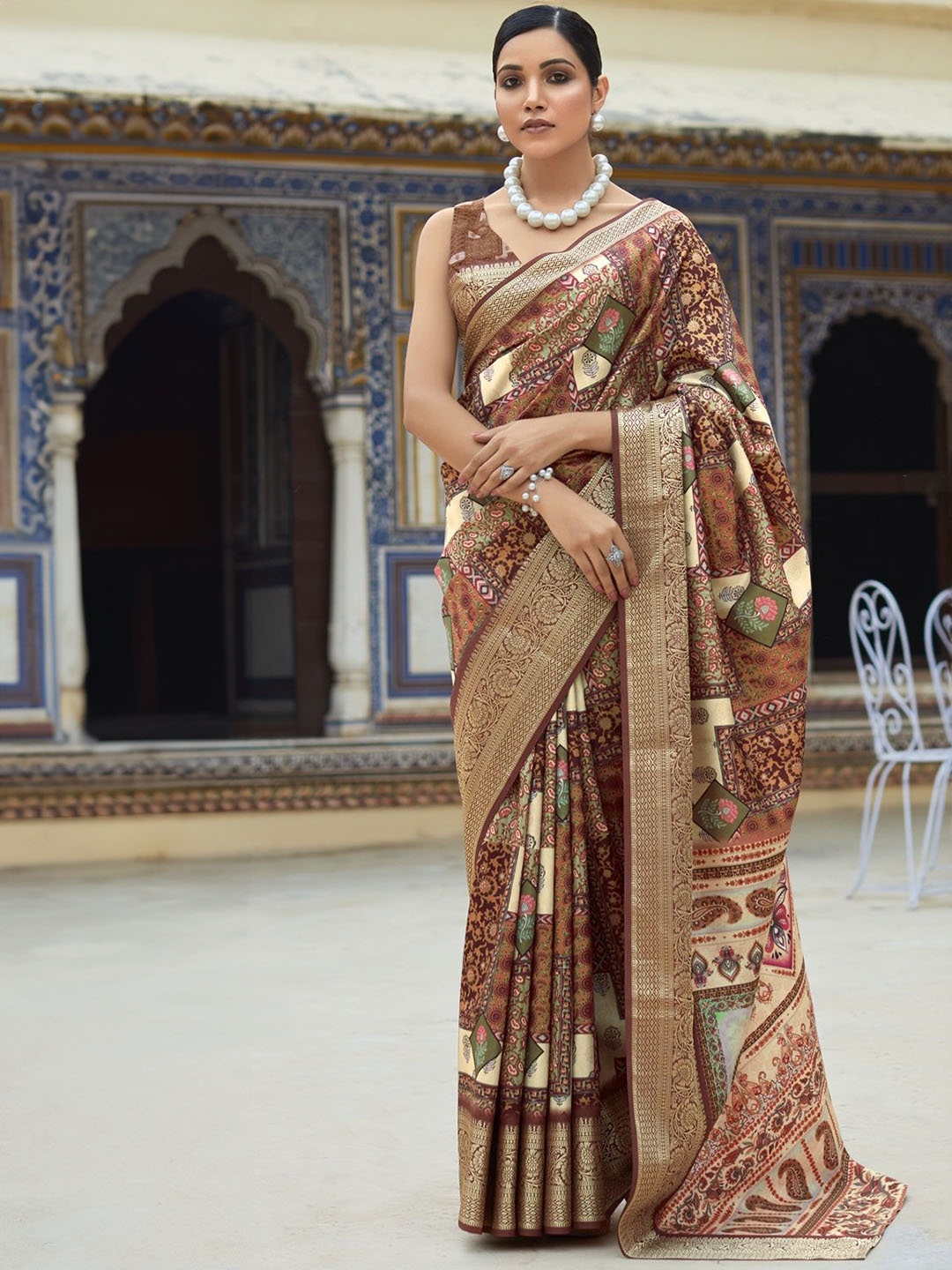 

DIVASTRI Zari Silk Blend Saree, Coffee brown