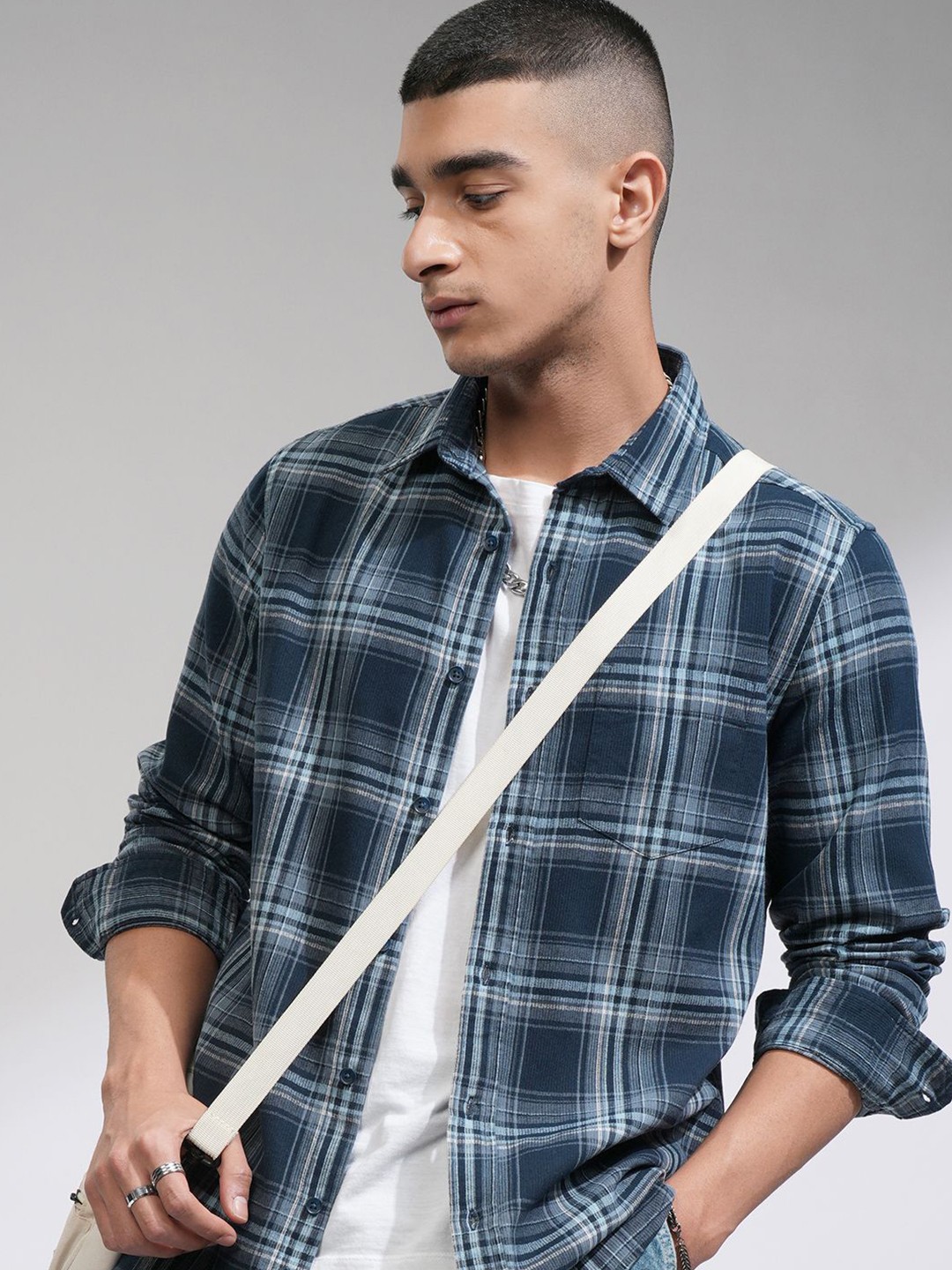 

HIGHLANDER Men Opaque Checked Casual Shirt, Blue