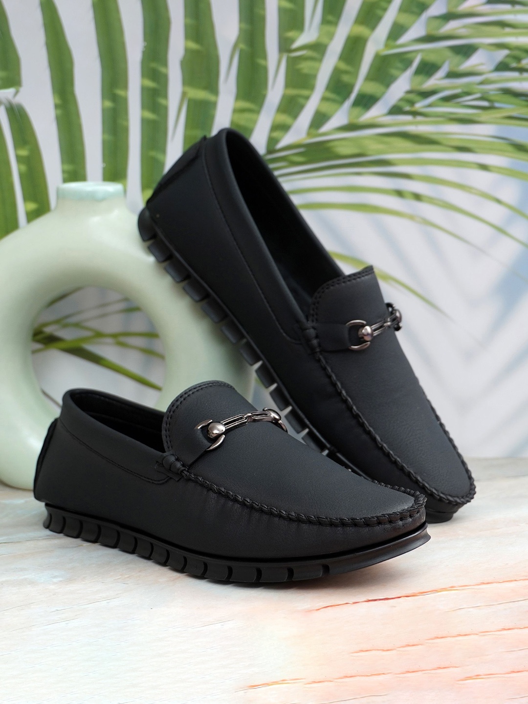 

Killer Men Colourblocked Loafers, Black