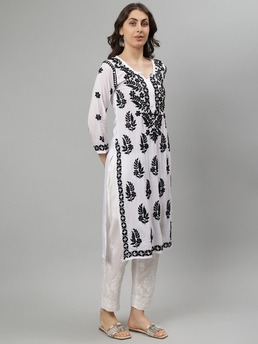 

Seva Chikan Floral Embroidered Notch Neck Modal Lucknowi Chikankari Straight Kurta, White