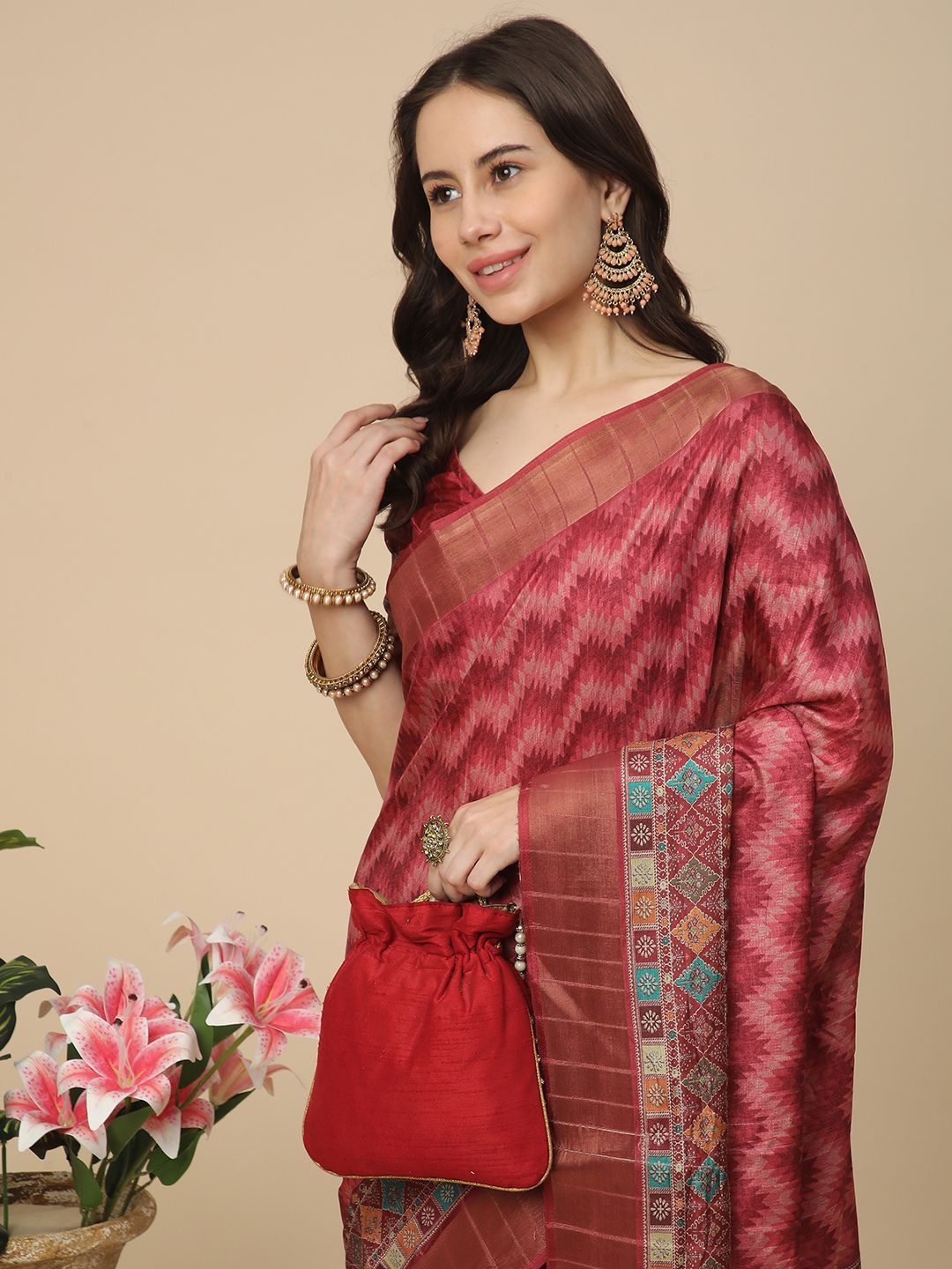 

RATAN Zari Art Silk Saree, Red