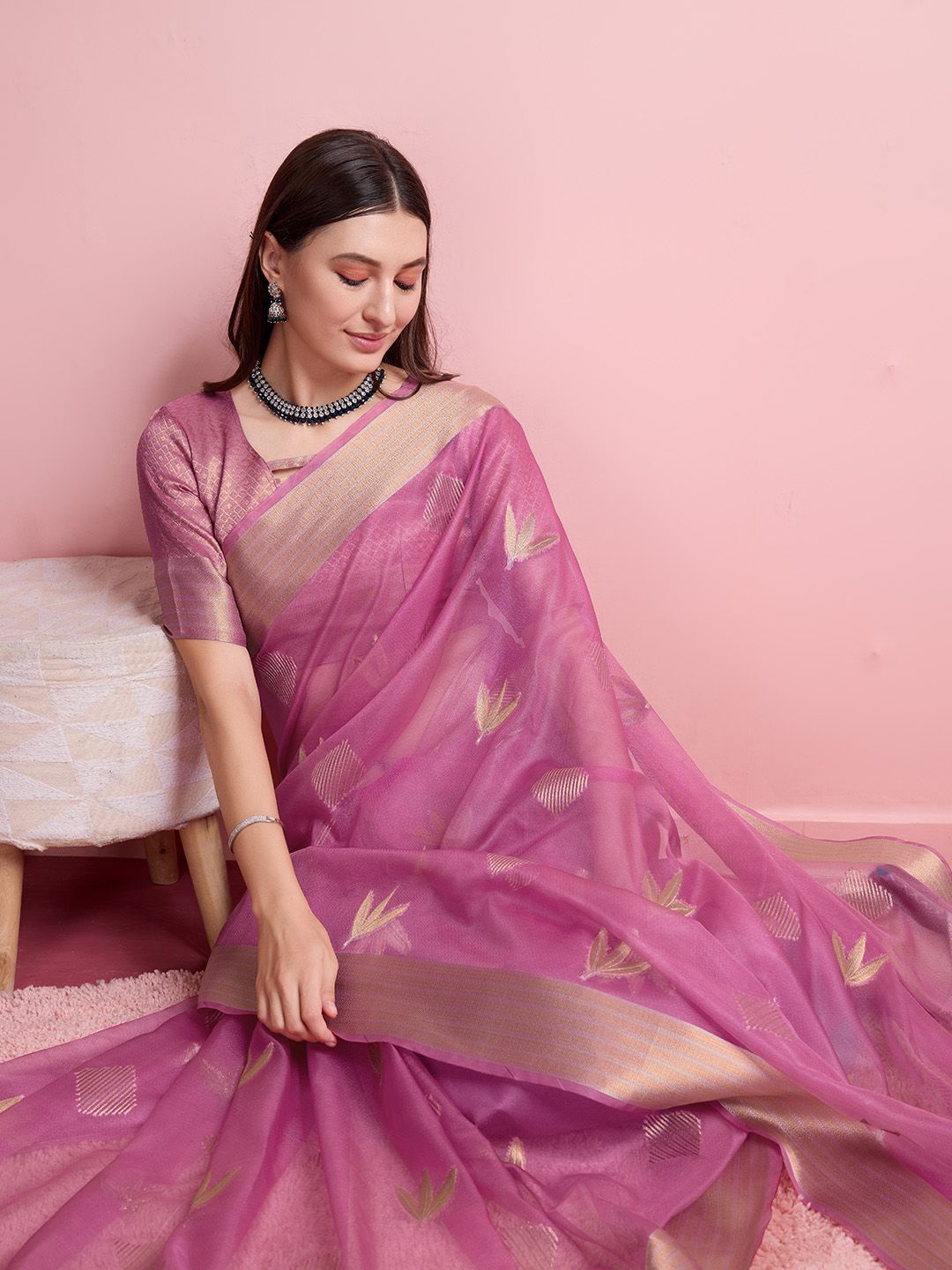

DIVASTRI Ethnic Motifs Zari Pure Silk Banarasi Saree, Pink