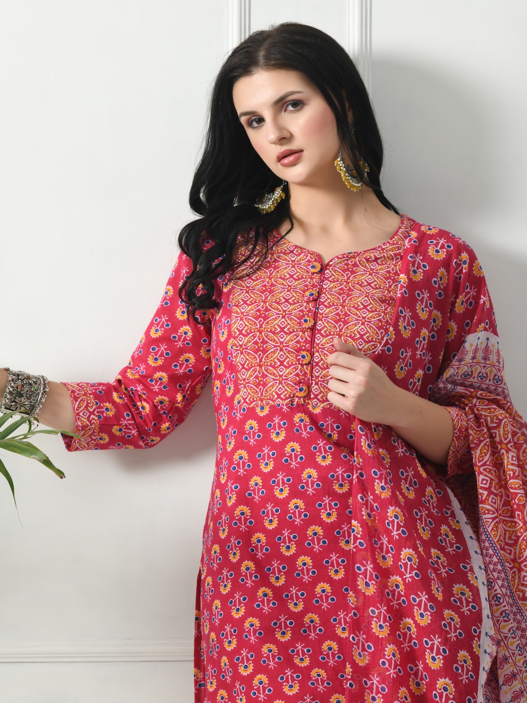 

DIVASTRI Women Floral Printed Regular Pure Cotton Kurta with Trousers & With Dupatta, Red