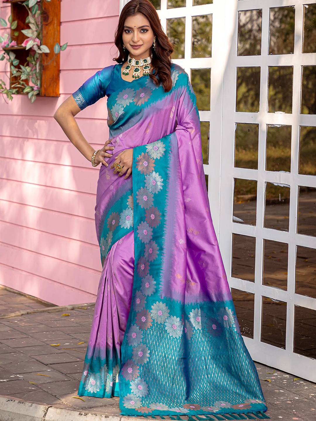 

Mitera Woven Design Silk Blend Saree, Lavender