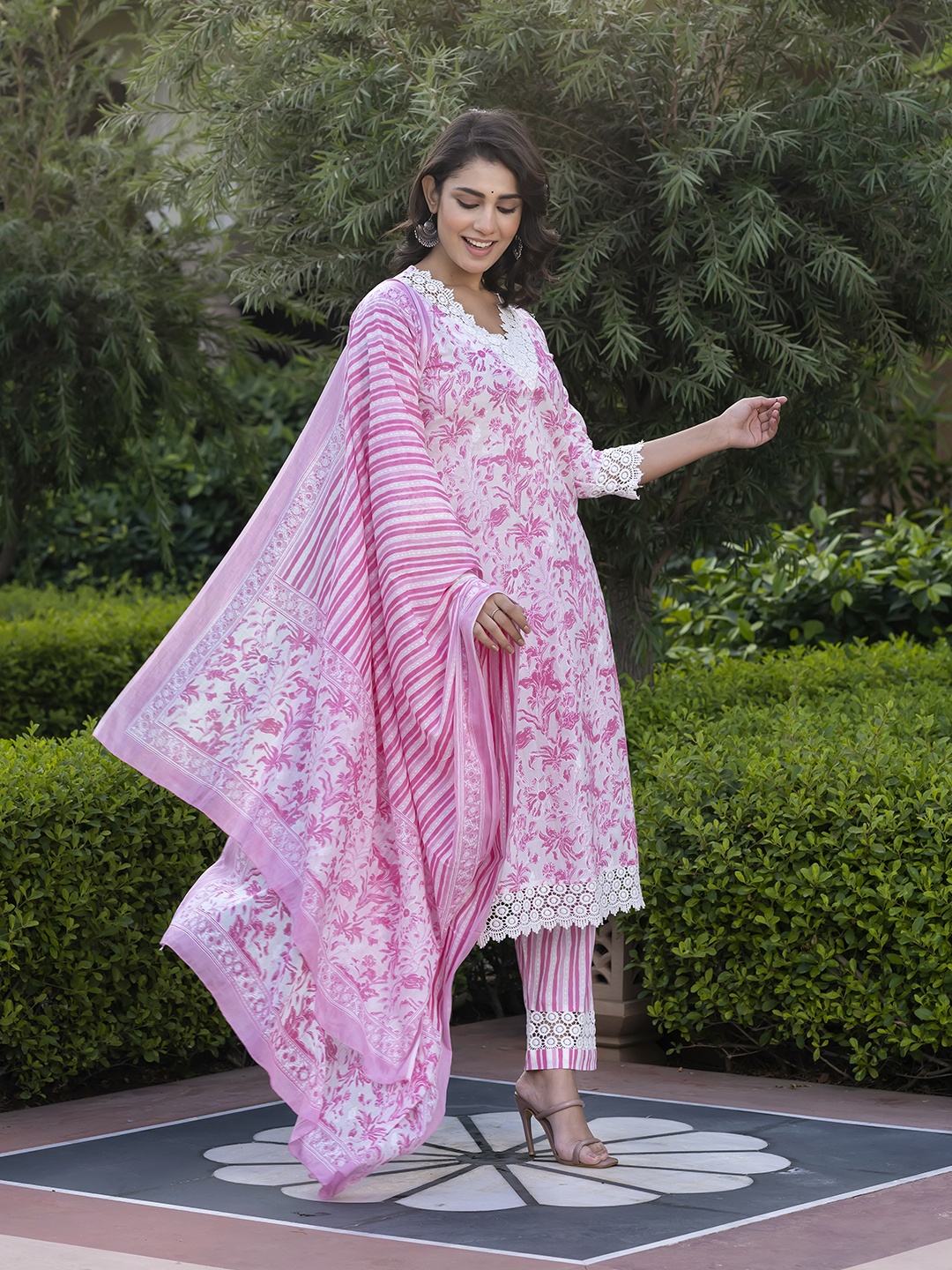 

KALINI Women Floral Printed Regular Pure Cotton Kurta with Trousers & With Dupatta, Pink