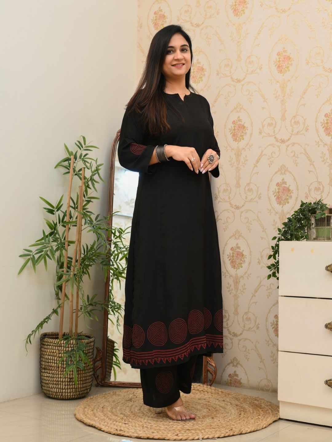 

GoSriKi Women Printed Regular Kurta with Palazzos, Black