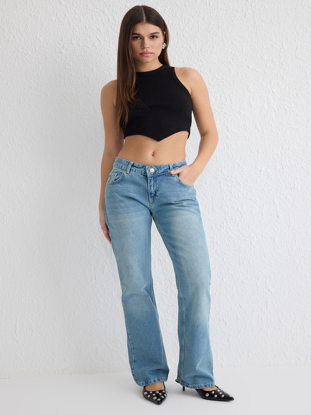 

Trendyol Women Low Distress Light Fade Jeans, Na