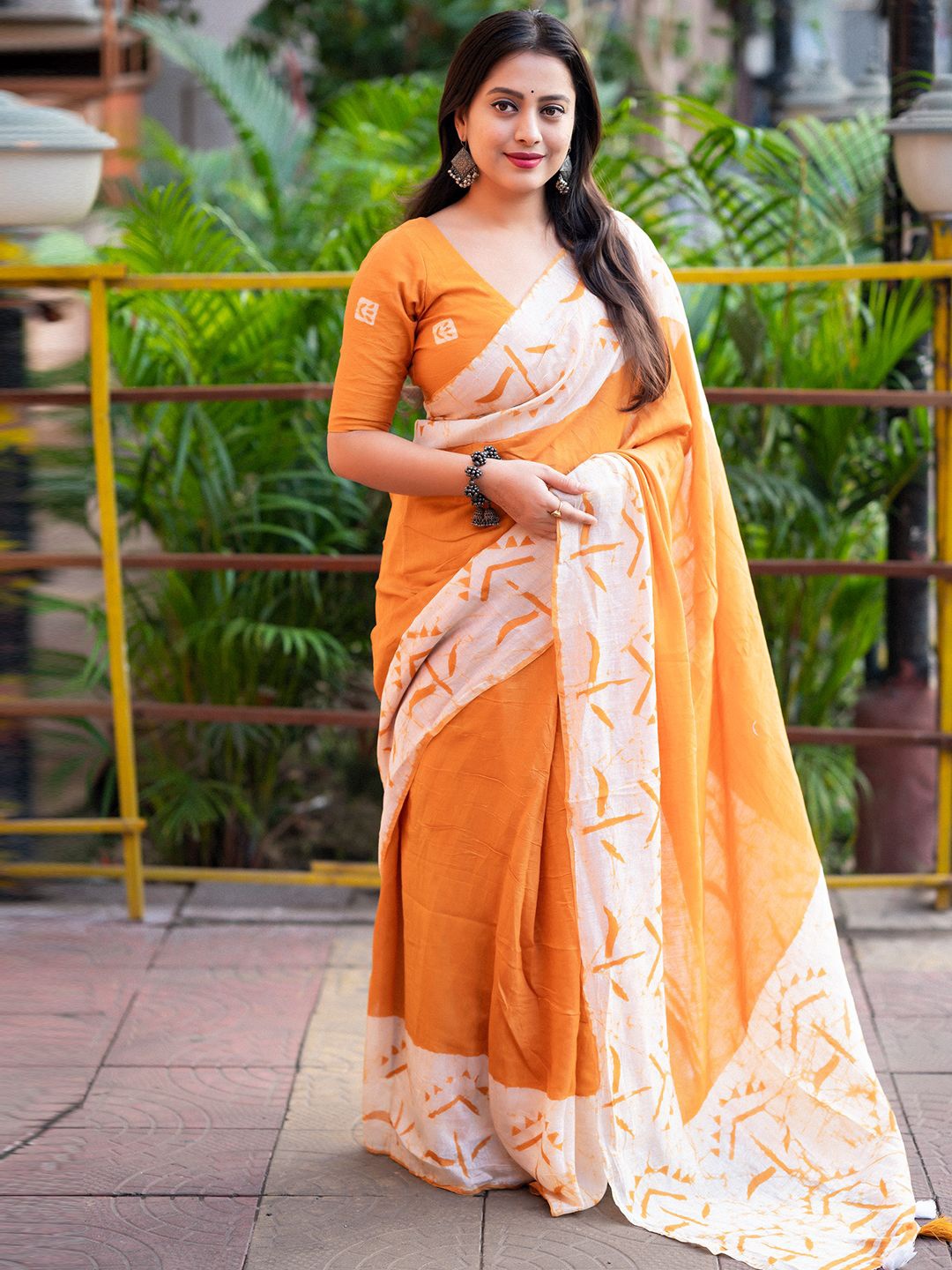 

DIVASTRI Batik Chanderi Saree, Mustard