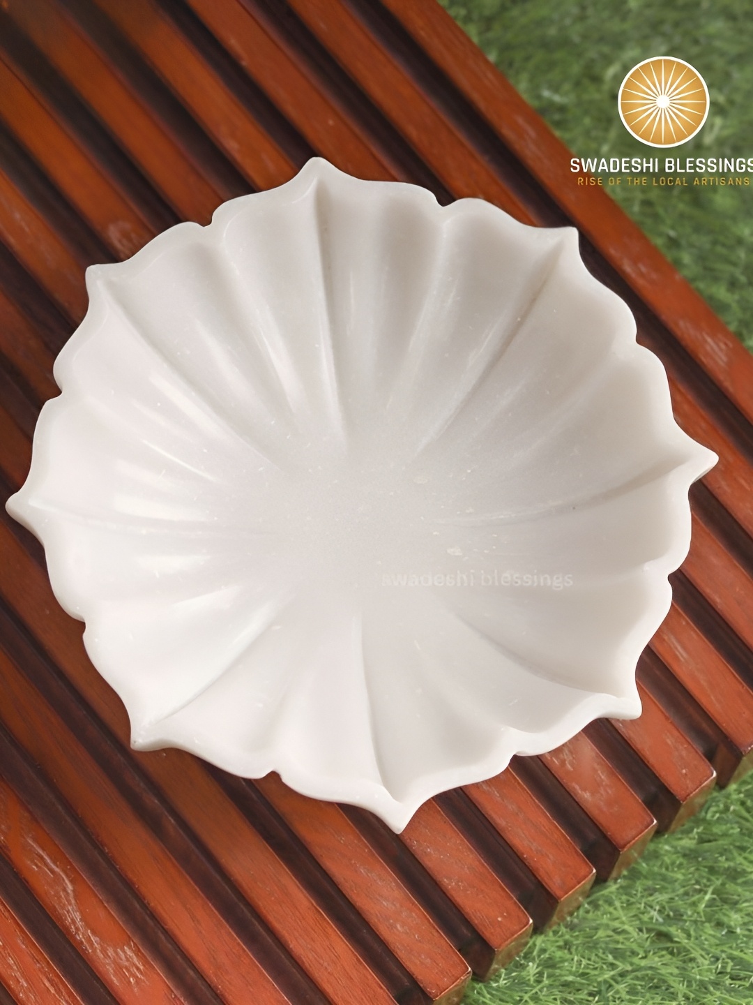 

Swadeshi Blessings White Lotus Marble Decorative Bowl - 17.78 cm
