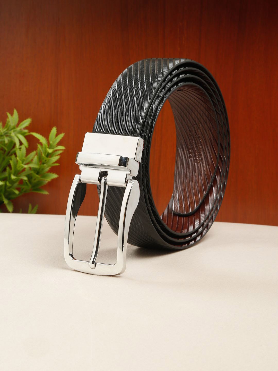 

Teakwood Leathers Men Textured Leather Reversible Formal Belt, Black
