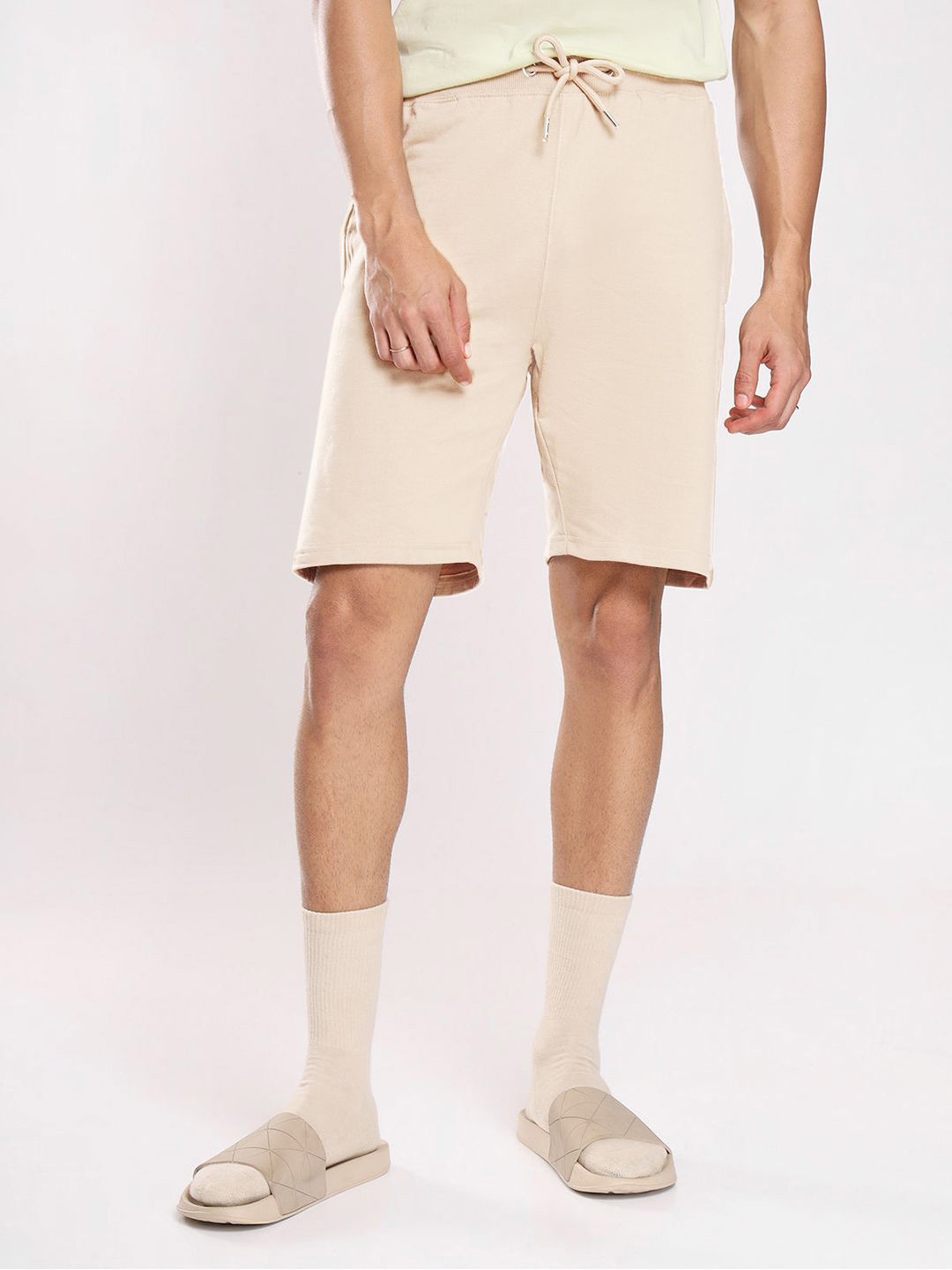 

NOBERO Men Zip pocket Cotton Shorts, Off white