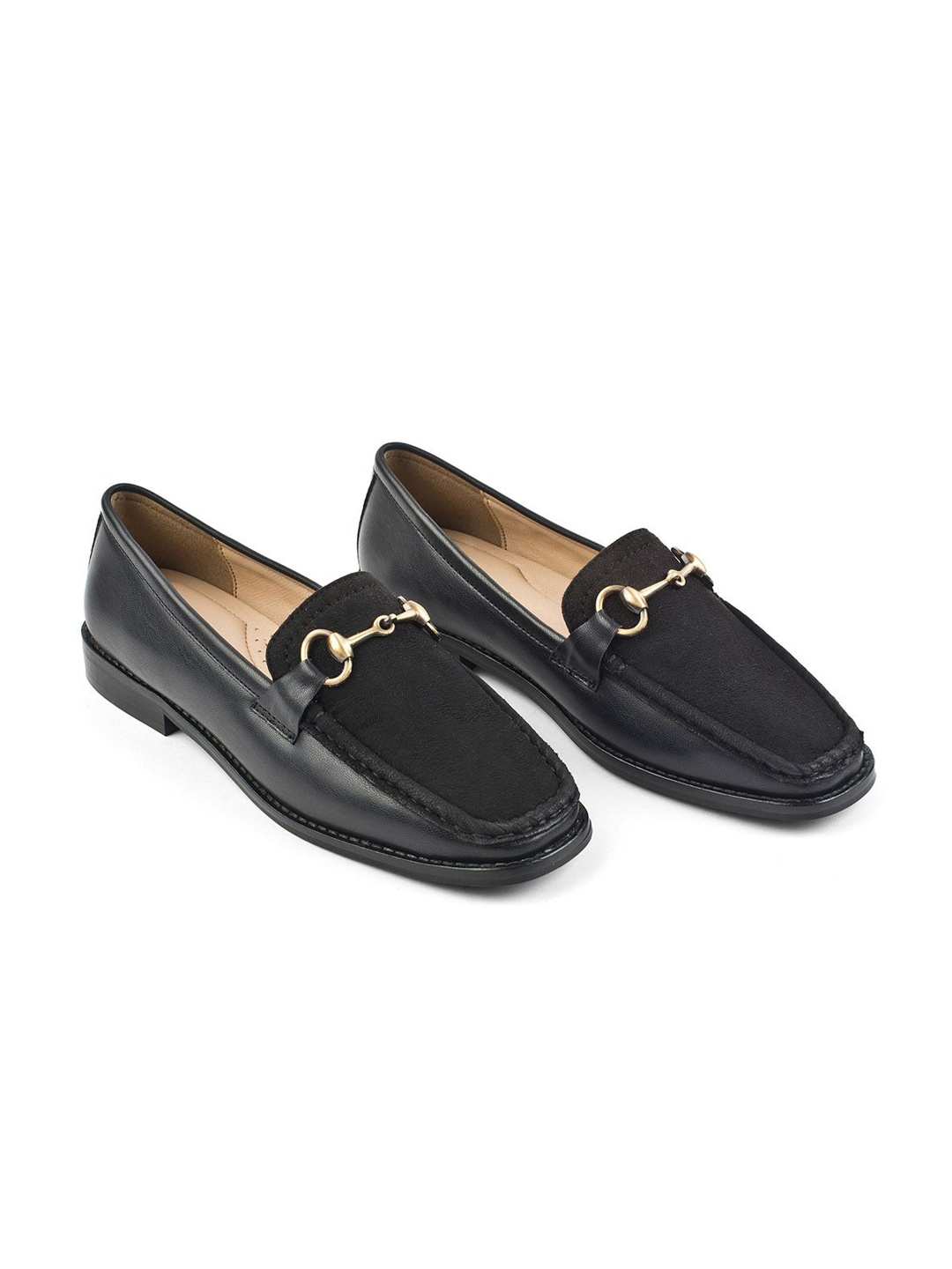 

Lino Perros Women Loafers, Black
