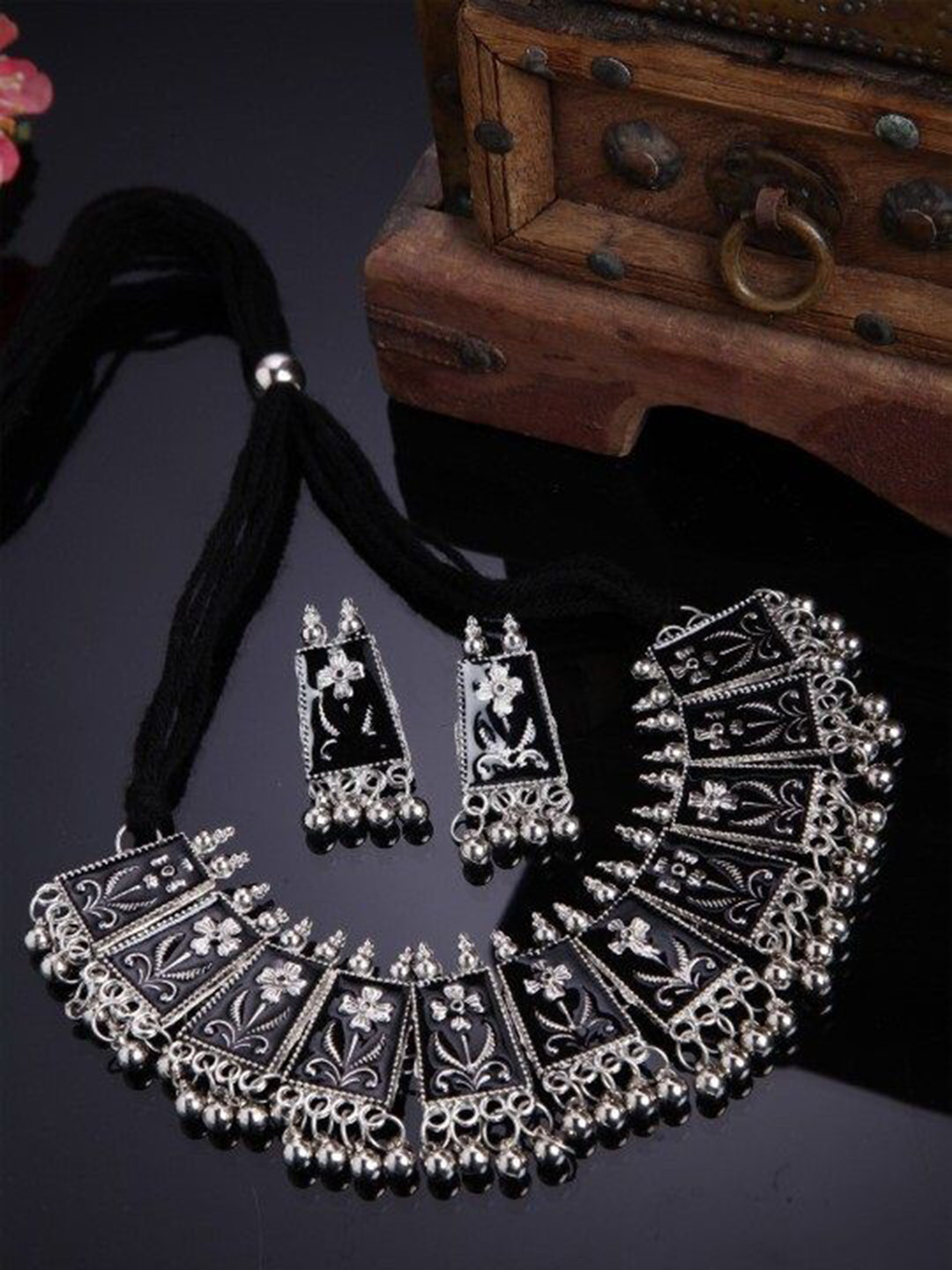 

JMBW INTERNATIONAL Silver-Plated Stones Studded & Beaded Oxidised Necklace & Earrings