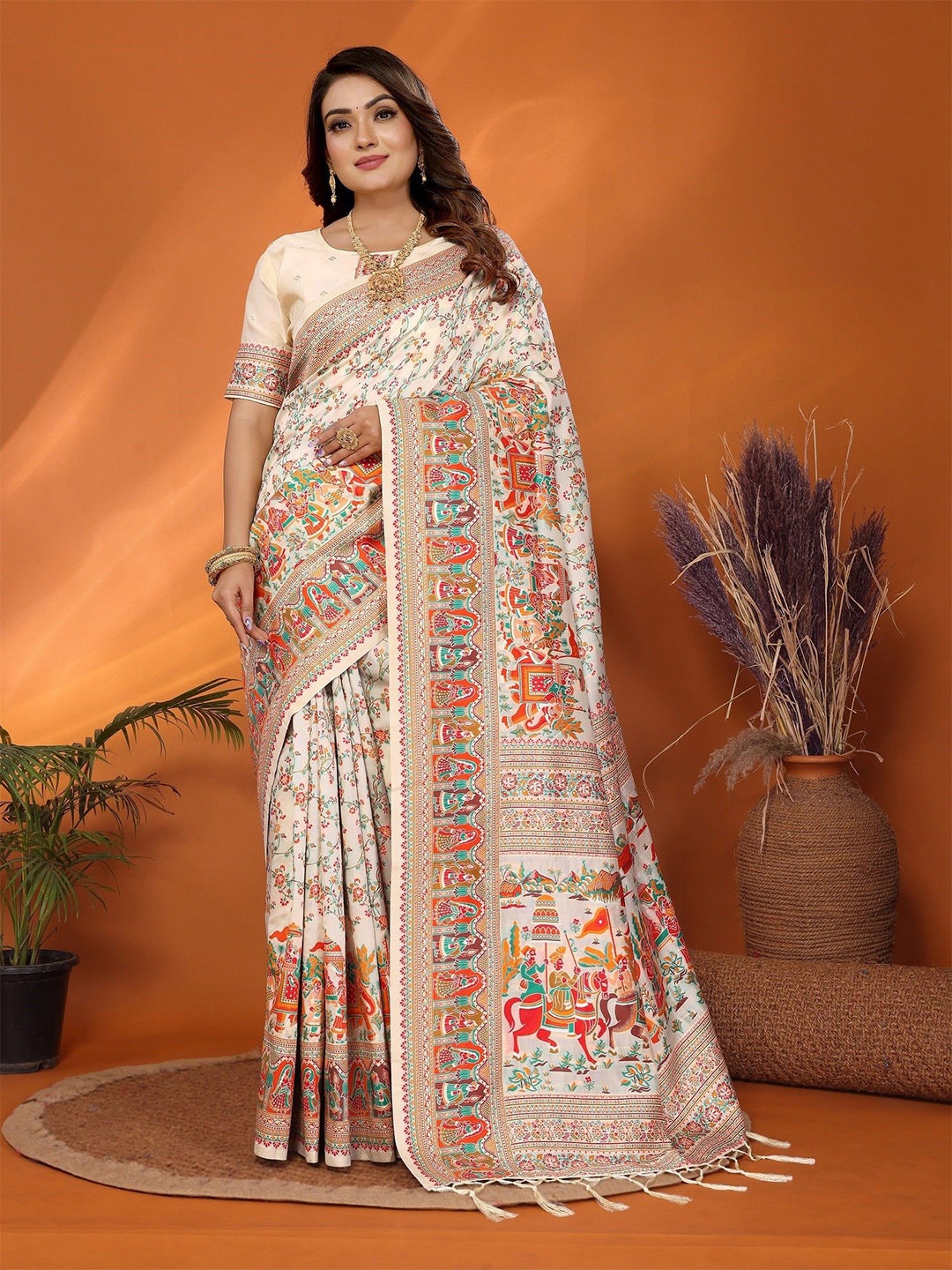 

Mitera Pashmina Silk Weaving Saree With Unstitched Blouse Piece, White