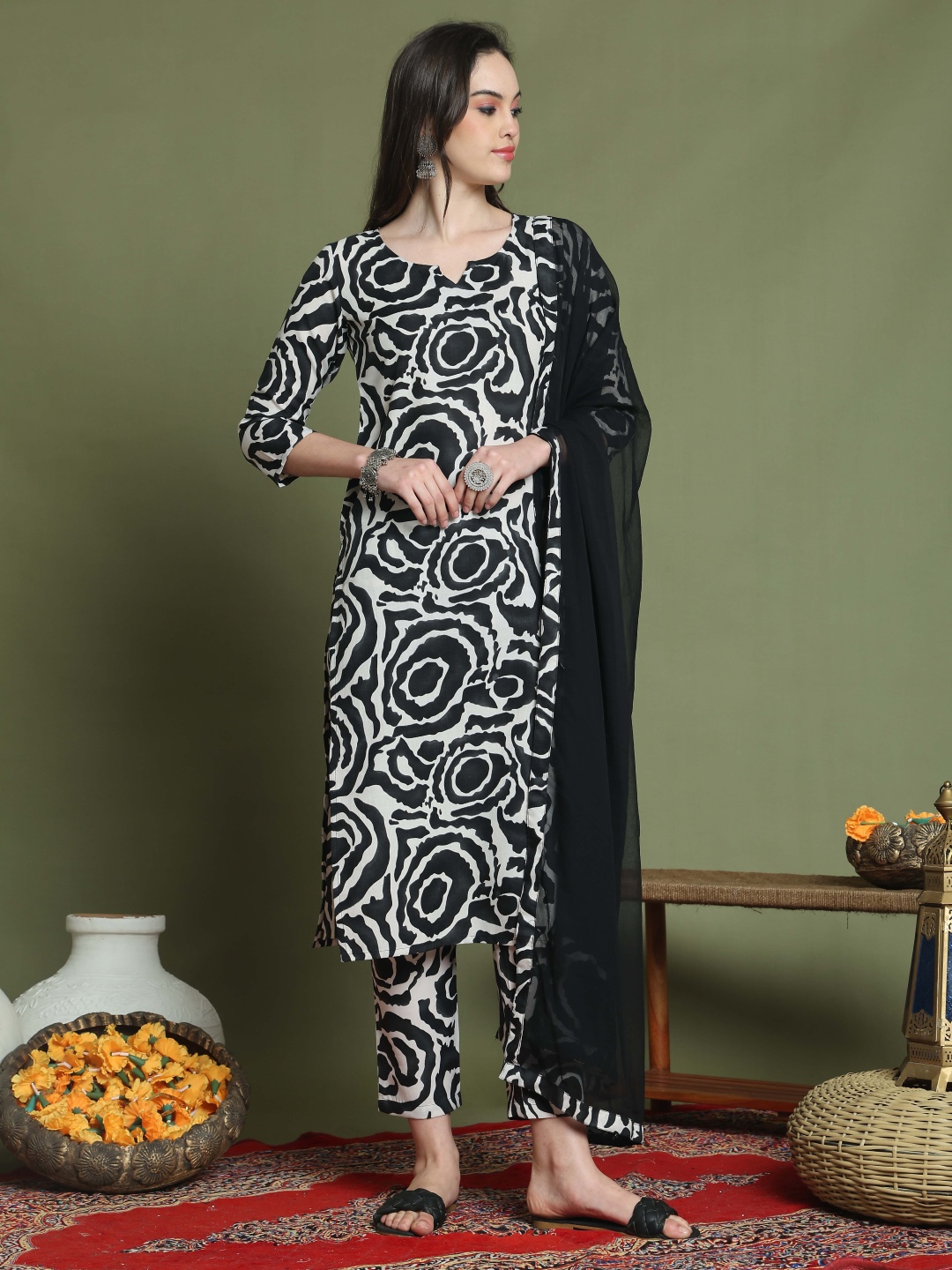 

Roly Poly Women Printed Regular Kurta with Trousers & With Dupatta, Black