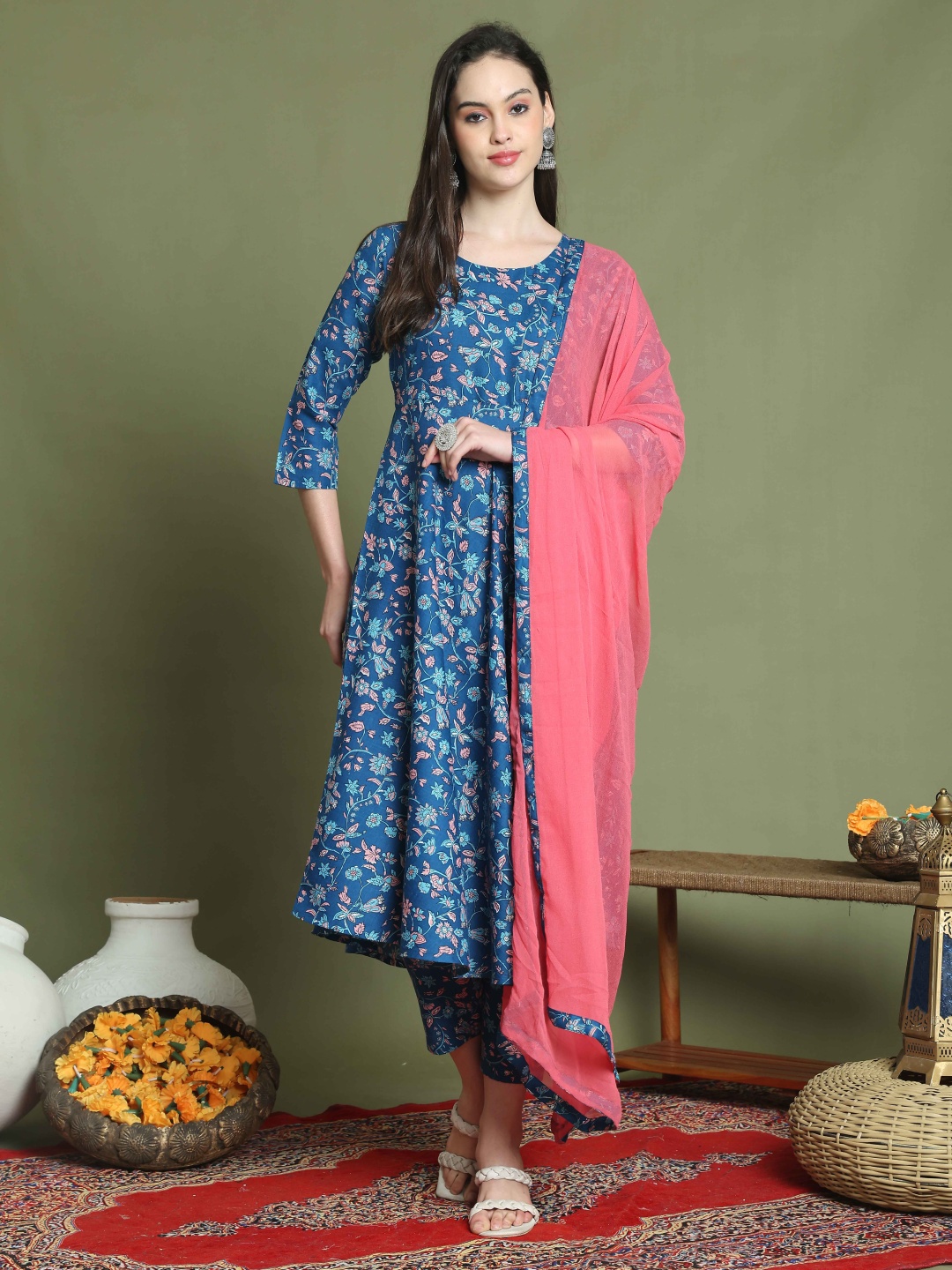 

Roly Poly Women Floral Printed Regular Kurta with Trousers & With Dupatta, Blue