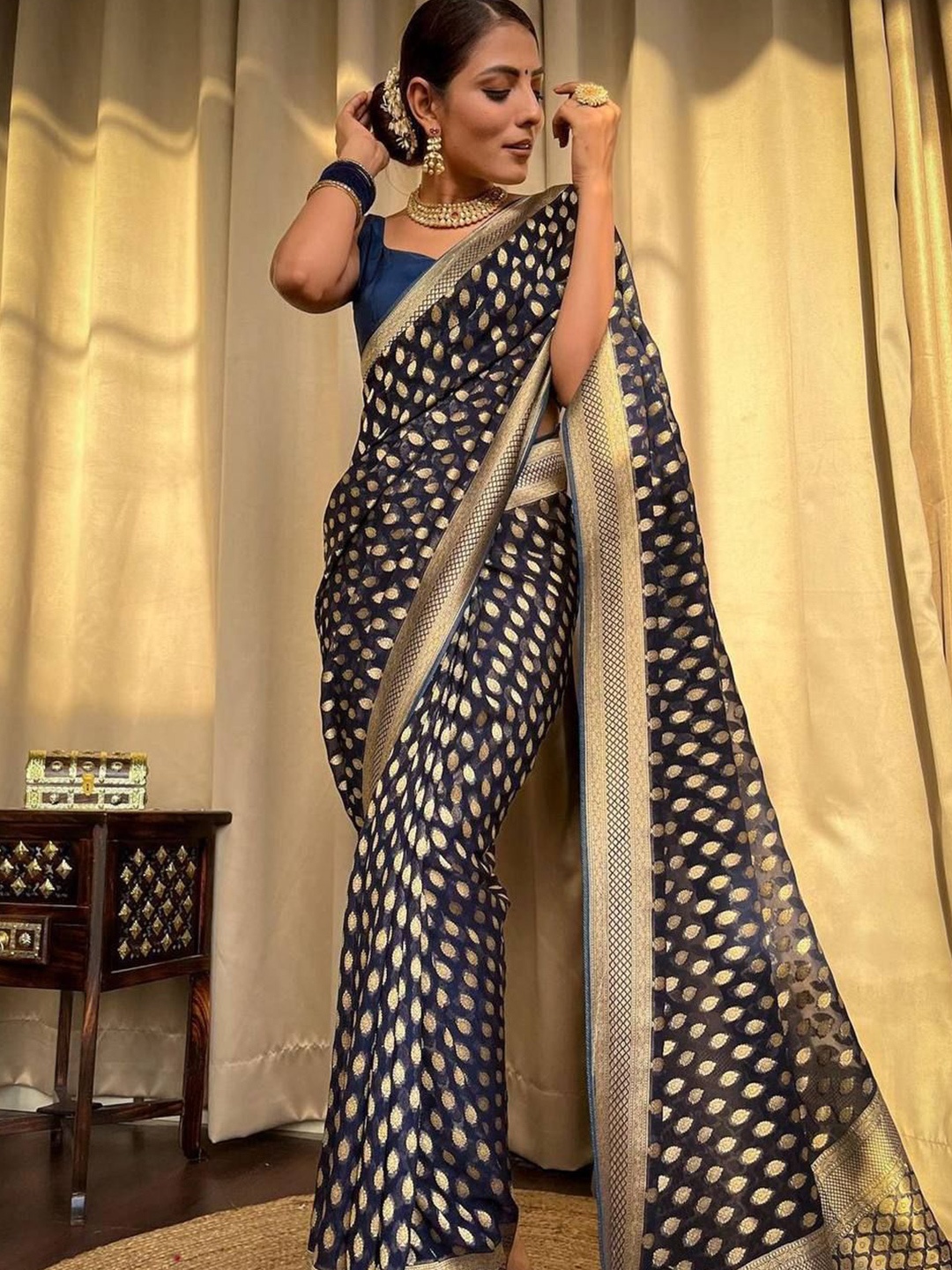 

VILLE FASHION Woven Design Zari Art Silk Kanjeevaram Saree, Blue
