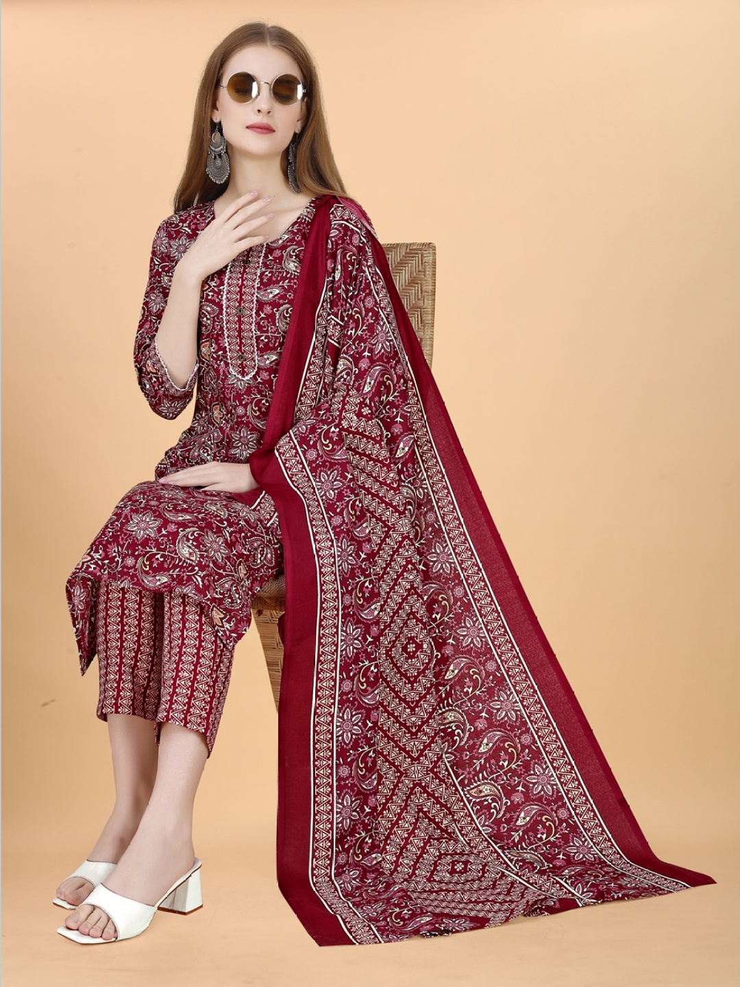 

Fashion FRICKS Women Ethnic Motifs Printed Regular Kurta with Trousers & With Dupatta, Red