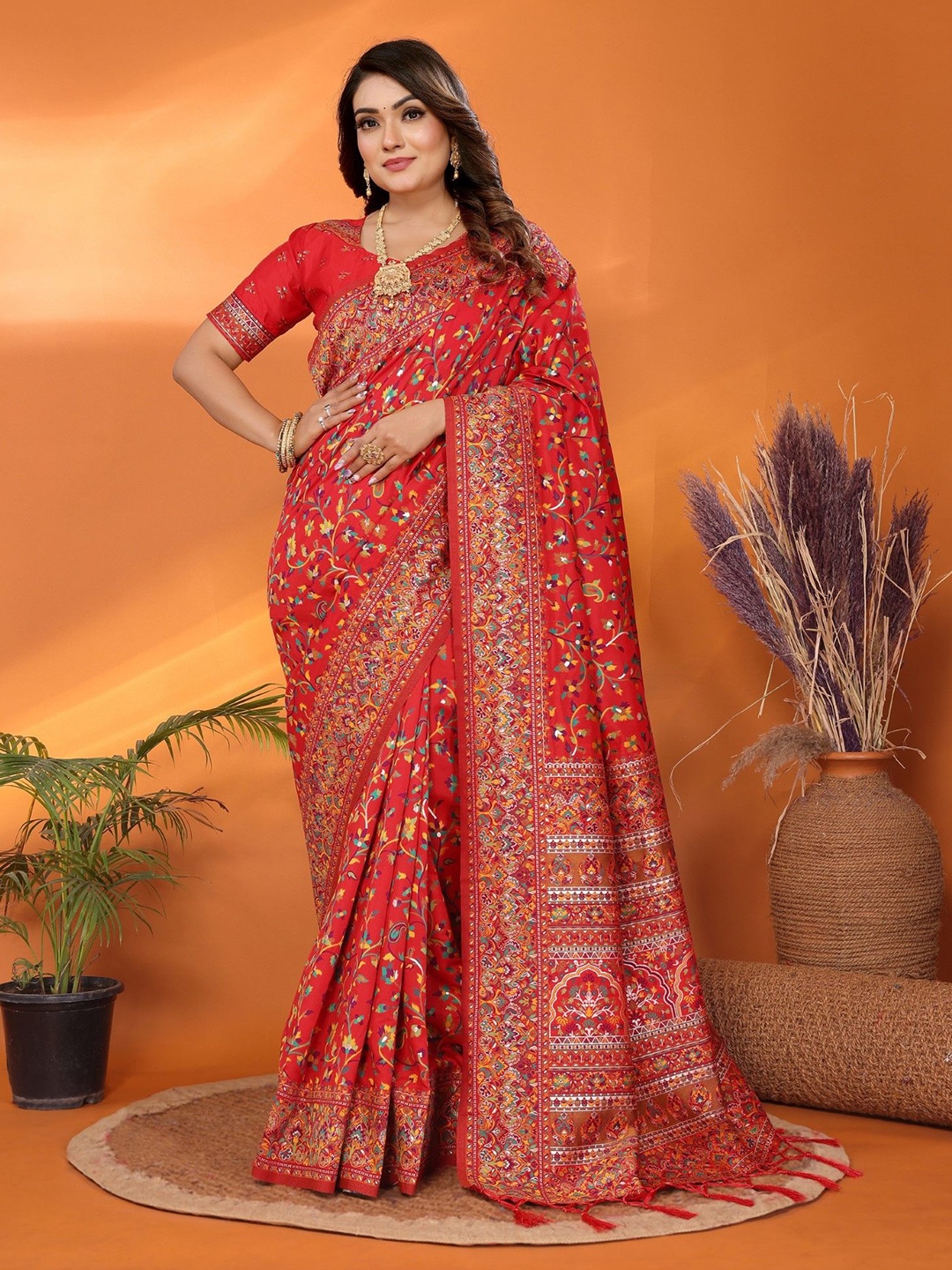 

Mitera Ethnic Motifs Silk Blend Saree, Red