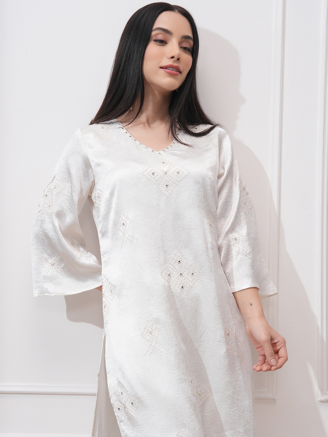 

Vishudh Women Ethnic Motifs Embroidered Regular Kurta with Trousers, White