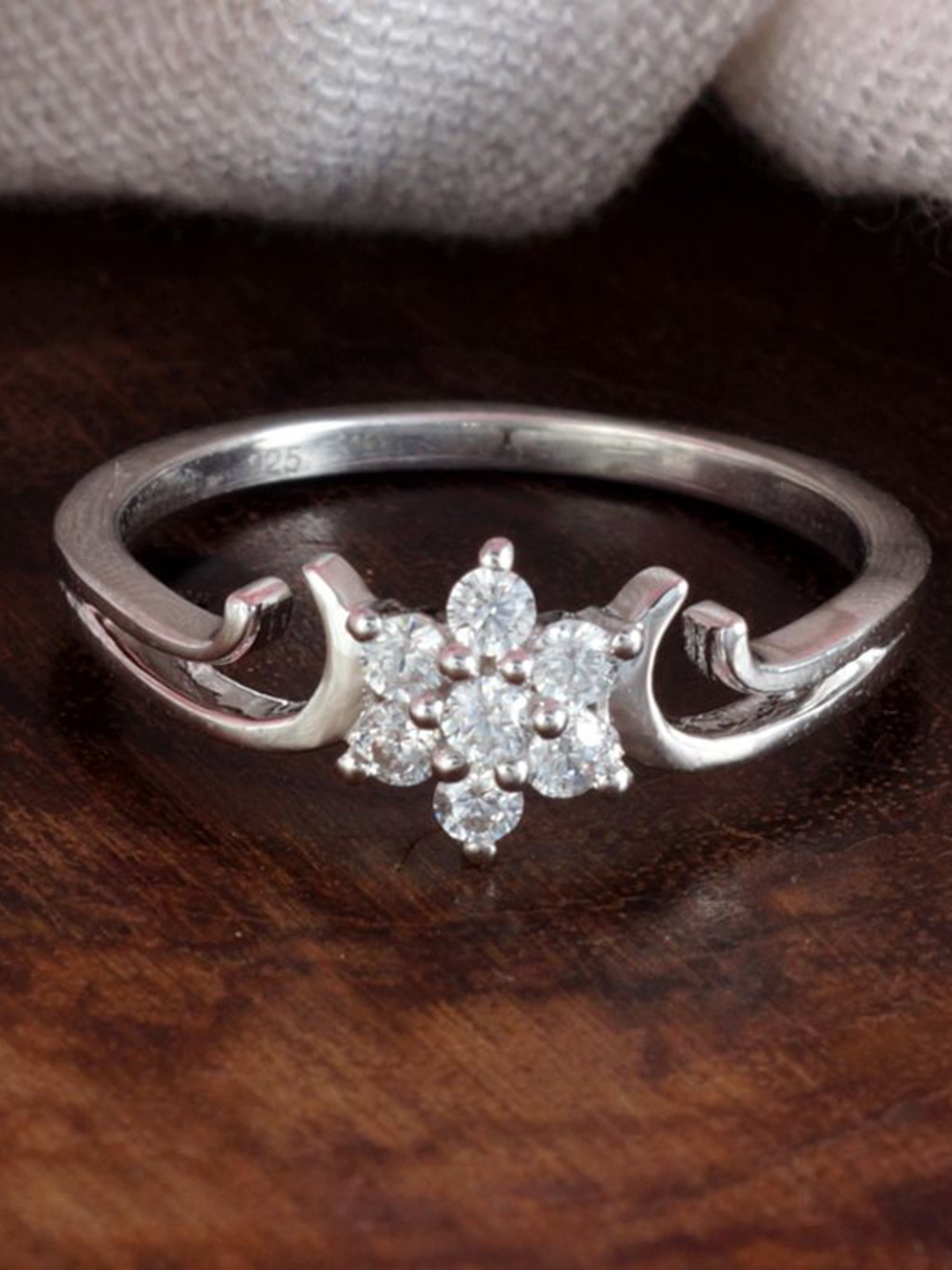 

Tuanz Silver Jewelry 925 Sterling Silver Silver-Plated Cubic Zirconia-Studded Finger Ring