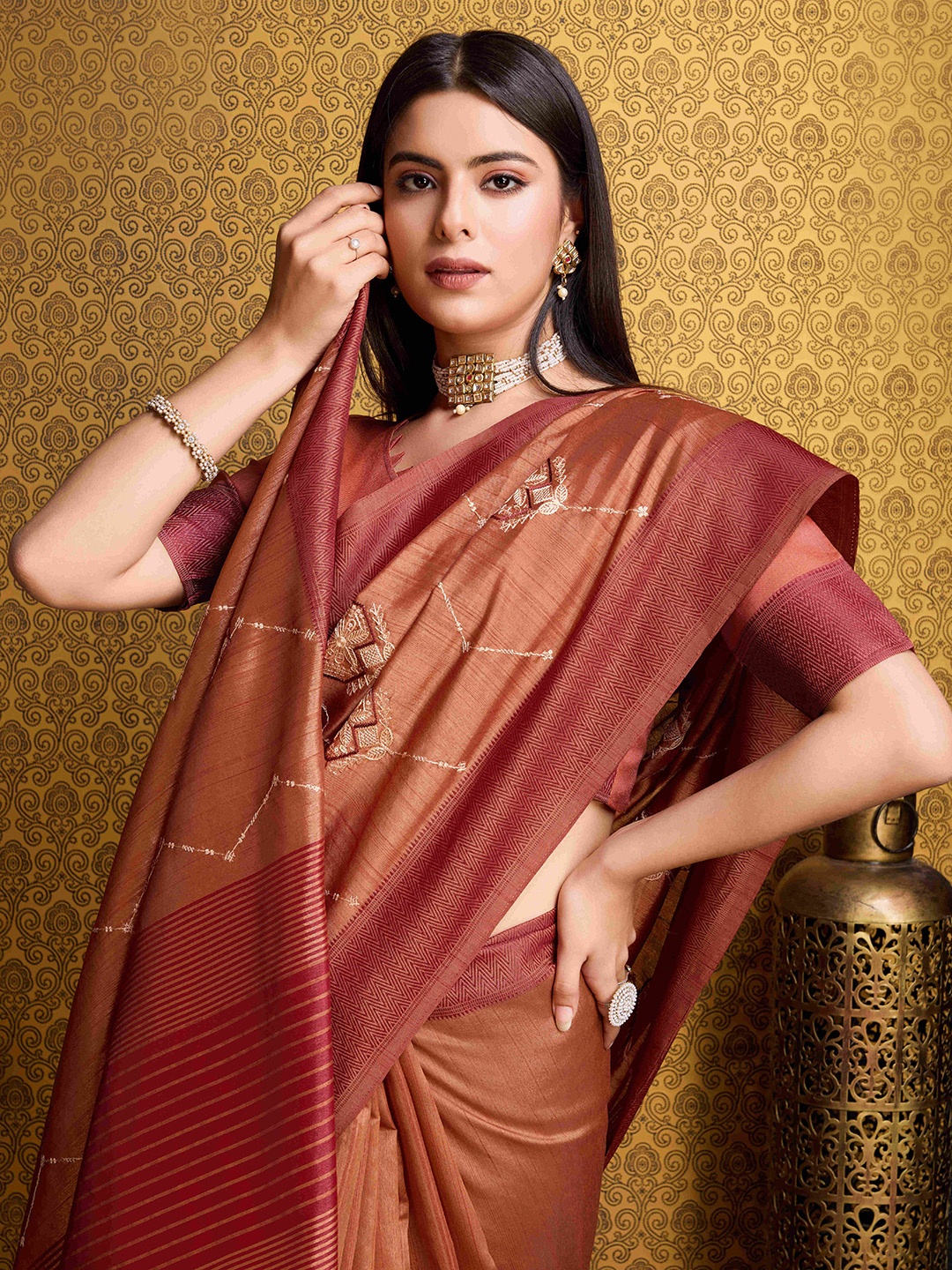 

DIVASTRI Ethnic Motifs Zari Silk Blend Banarasi Saree, Brown