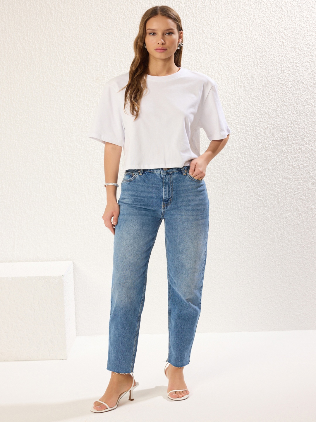 

Trendyol Women Heavy Fade Jeans, Na