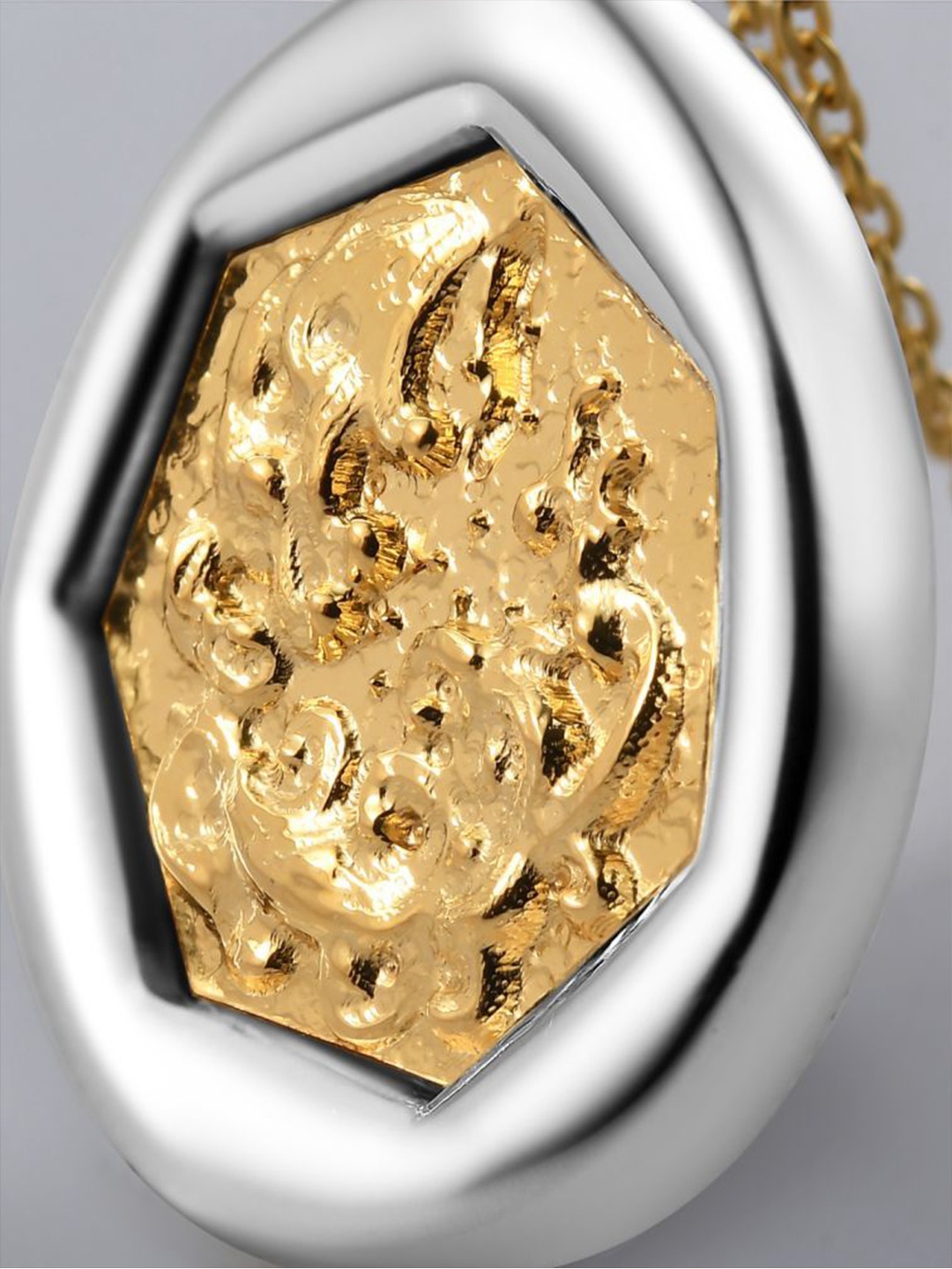 

HOUSE OF SEVEN Gold-Plated Zodiac Sign Pendant With Chain