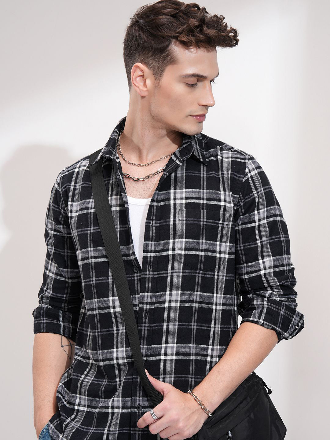 

HIGHLANDER Men Opaque Checked Casual Shirt, Black