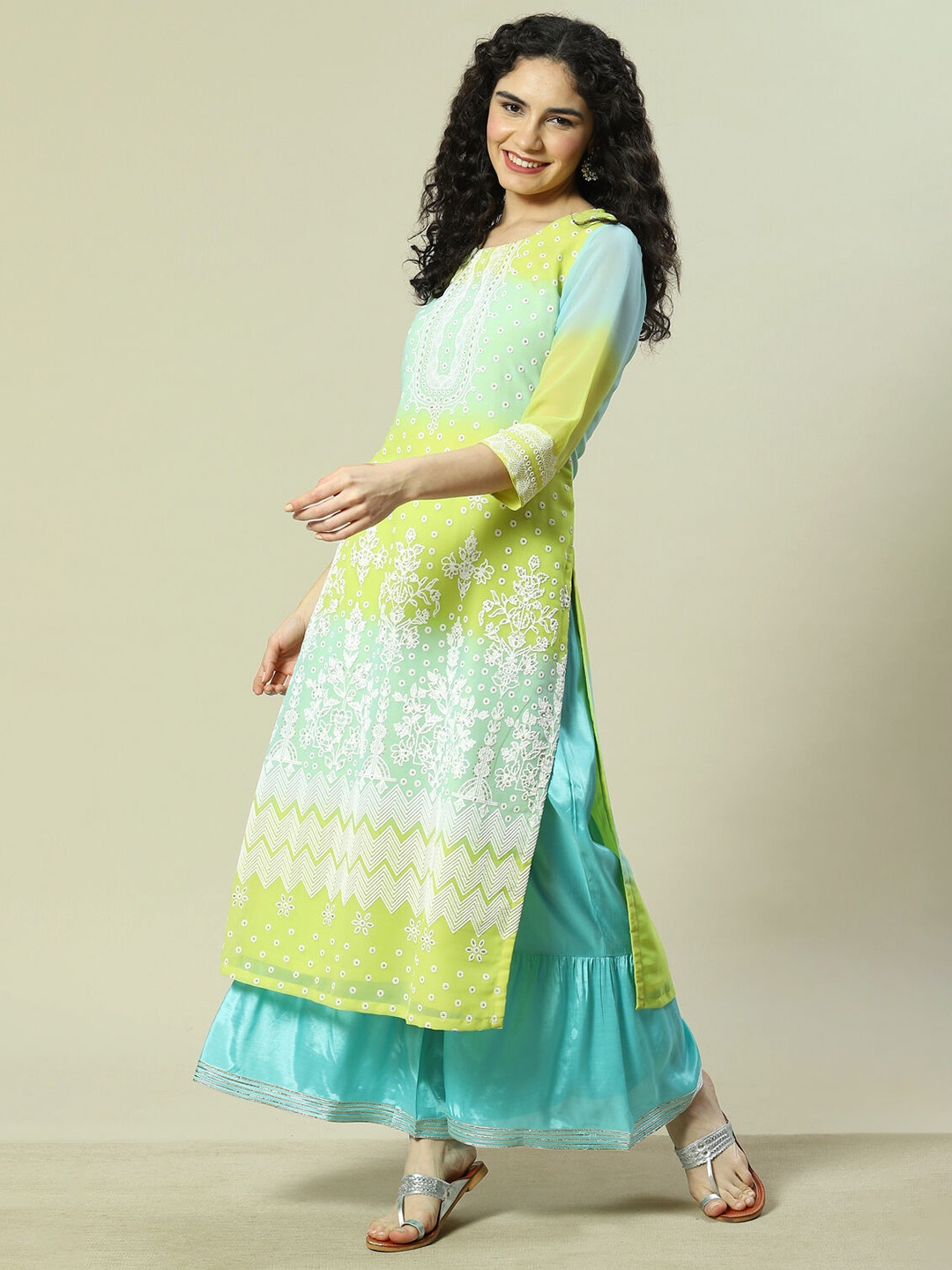 

Rangriti Floral Embroidered Round Neck Straight Kurta, Green
