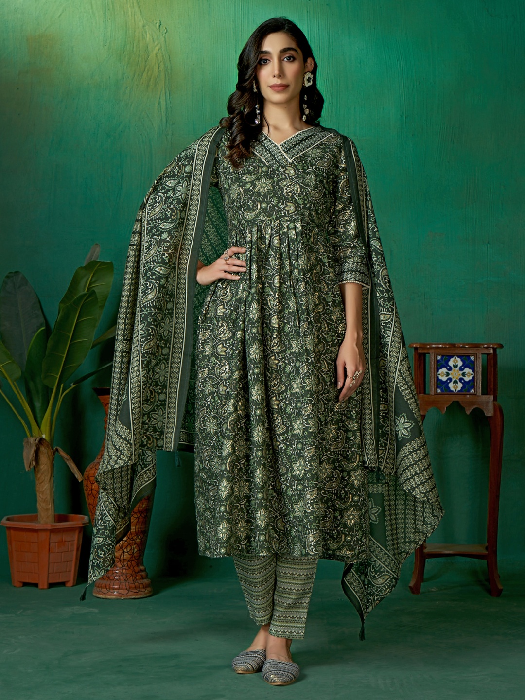

Sangria Printed Pure Cotton Anarkali Kurta Pant Dupatta Set, Green