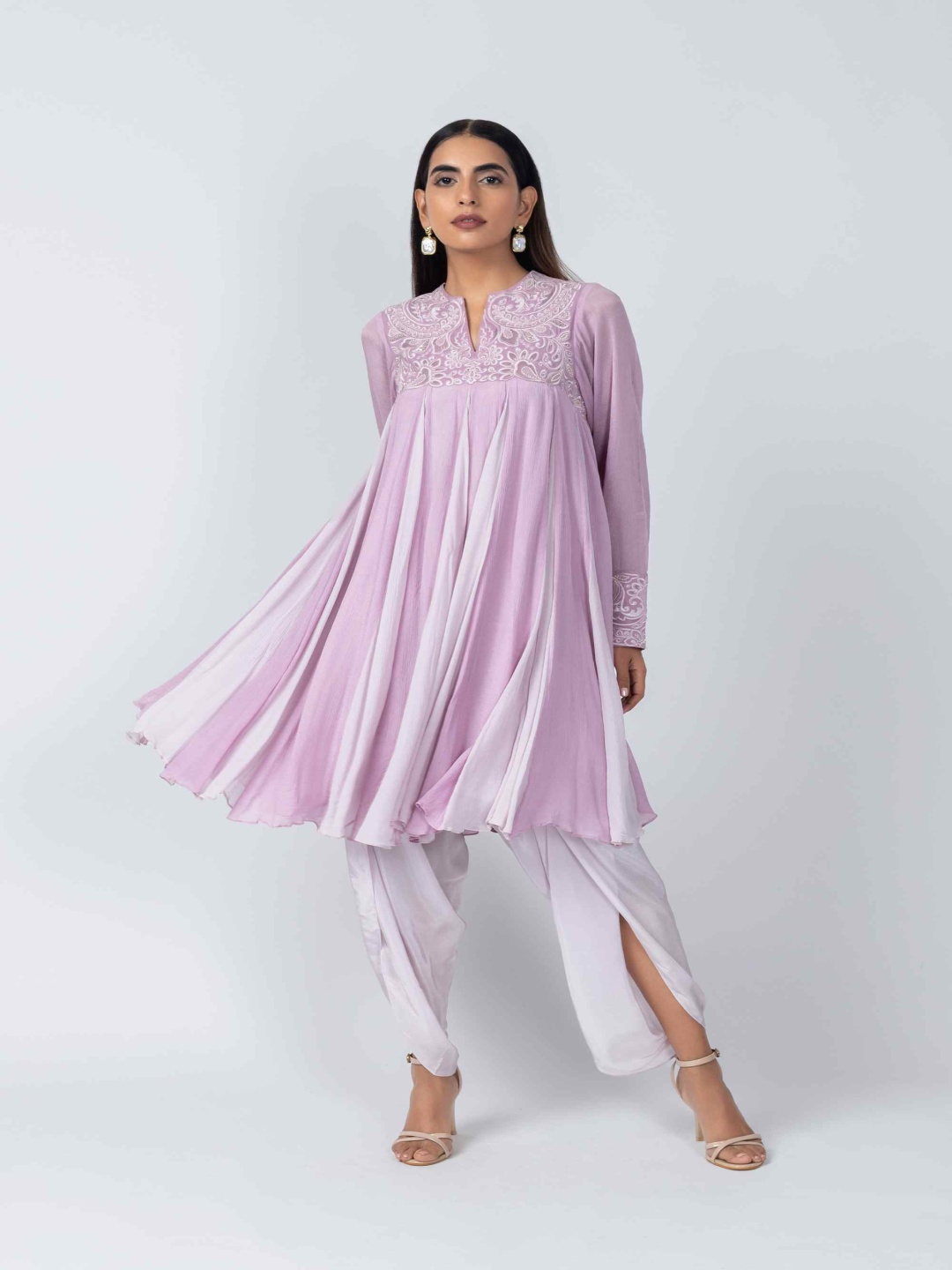 

Label Naariti Women Striped Keyhole Neck Thread Work Anarkali Kurta, Lavender