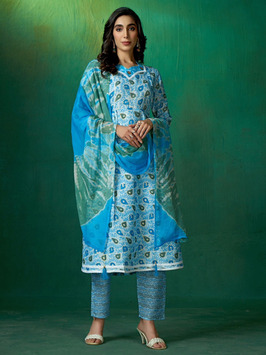 

Sangria Pure Cotton Printed Anarkali Kurta Pant Dupatta Set, Grey