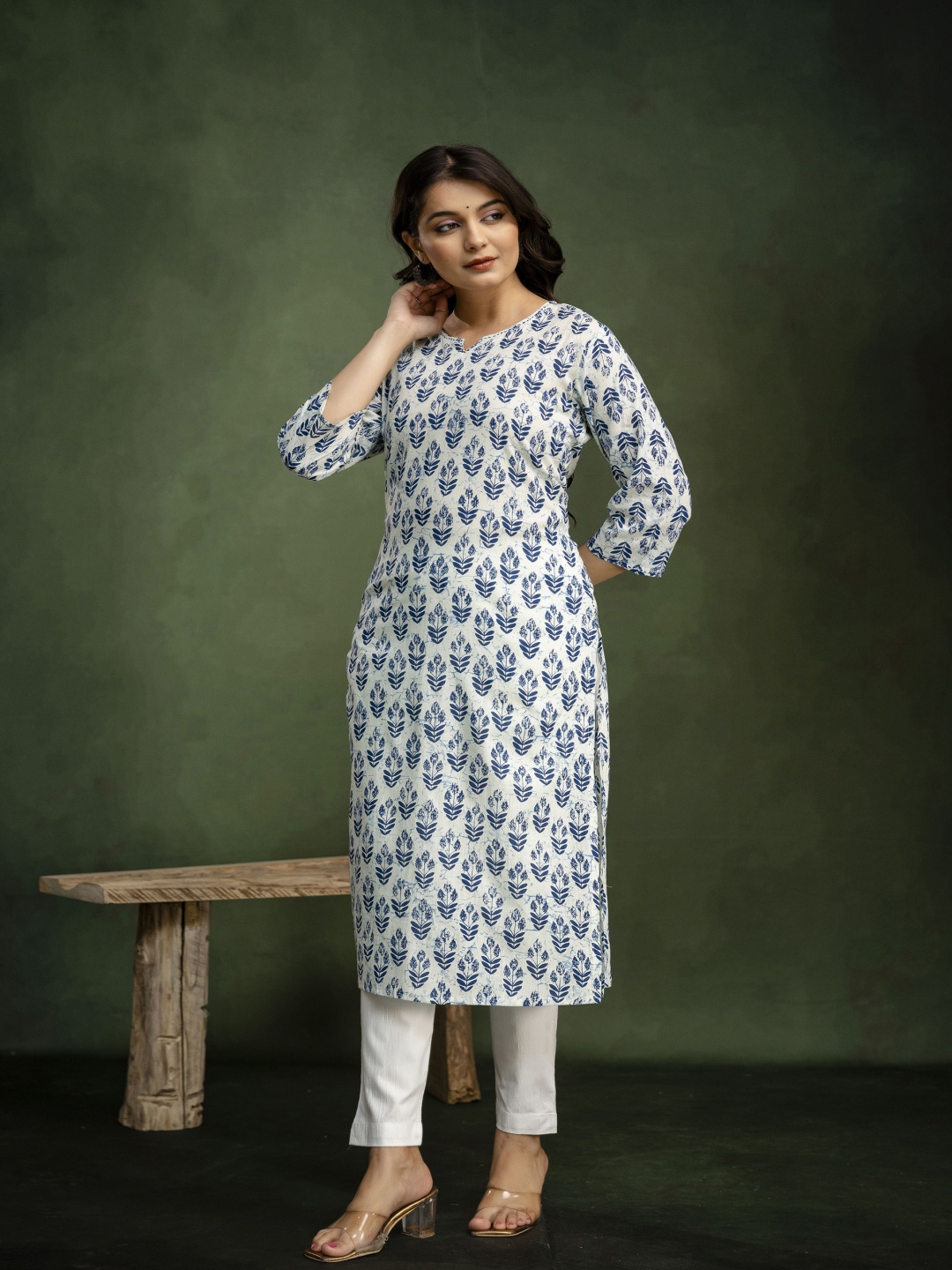 

mokshi Floral Printed Floral Kurta, White