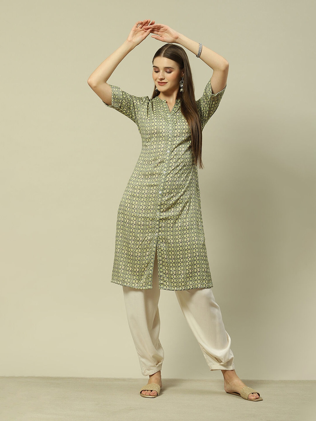 

Rangriti Ethnic Motifs Printed Straight Kurta, Green