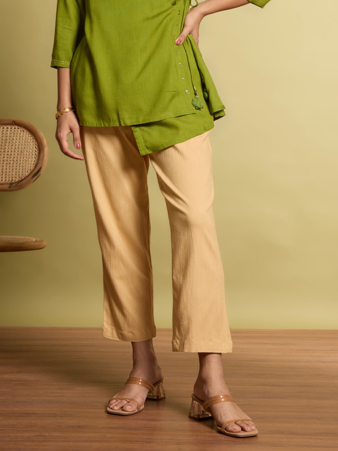 

Taneira Women High-Rise Trousers, Beige