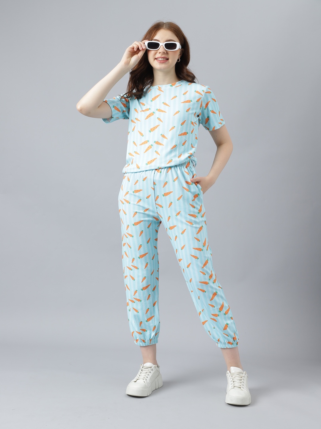 

Attire Empire Printed T-Shirt With Joggers, Turquoise blue