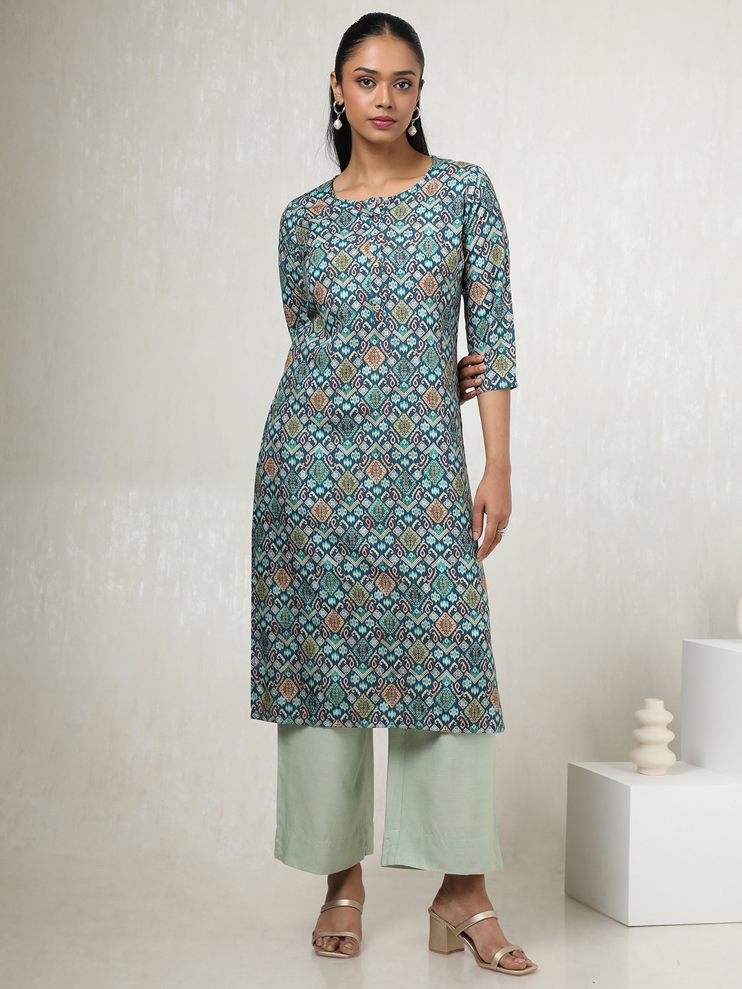 

Soch Ethnic Motifs Printed Round Neck Straight Kurta, Teal