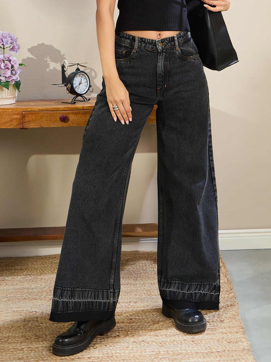 

SASSAFRAS BASICS Women Low-Rise Light Fade Jeans, Black