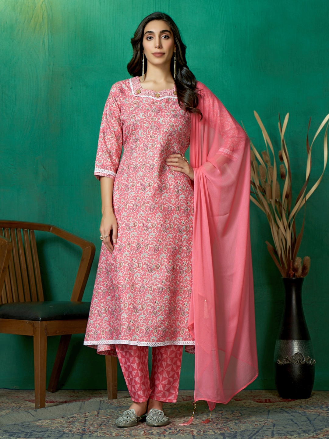 

Sangria Printed Pure Cotton Anarkali Kurta With Trousers & Dupatta, Pink