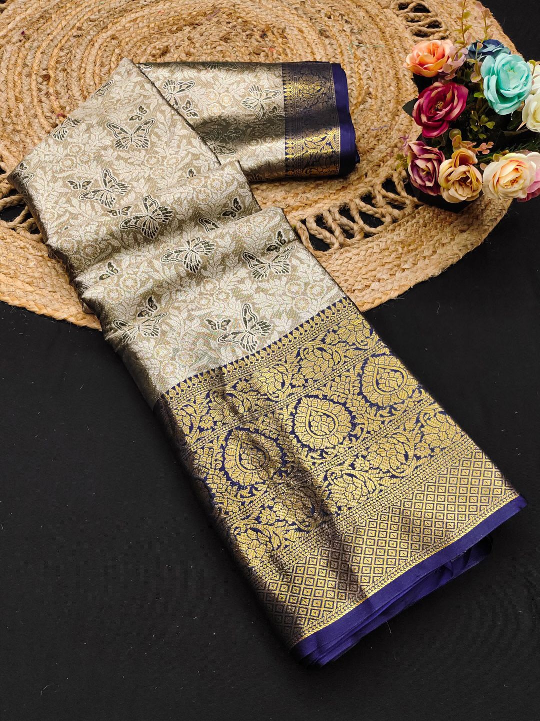 

yourwish Woven Design Zari Pure Silk Kanjeevaram Saree, Grey