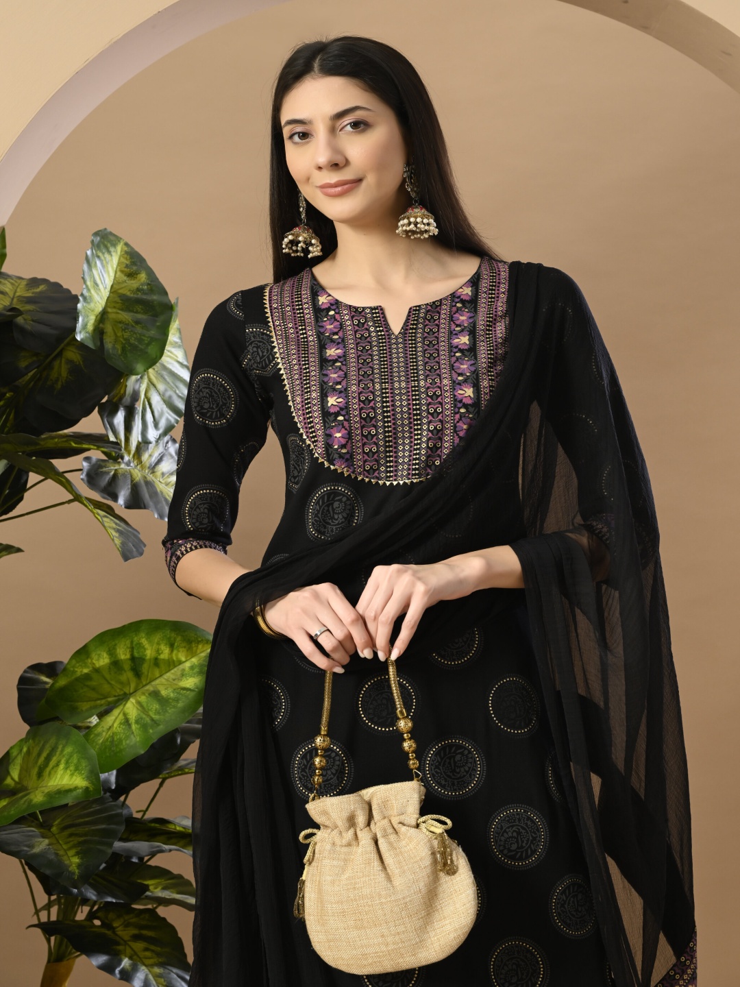 

DIVASTRI Women Floral Printed Regular Kurta with Trousers & With Dupatta, Black