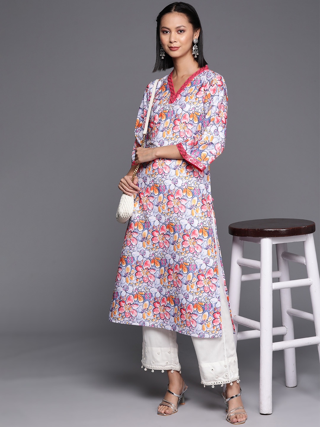 

KSUT Floral Printed Sequinned Straight Kurta, White