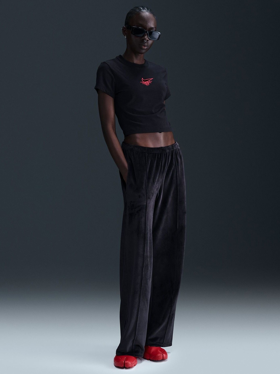 

Nike Sportswear Chill Knit Women's Slim Cropped T-Shirt, Black