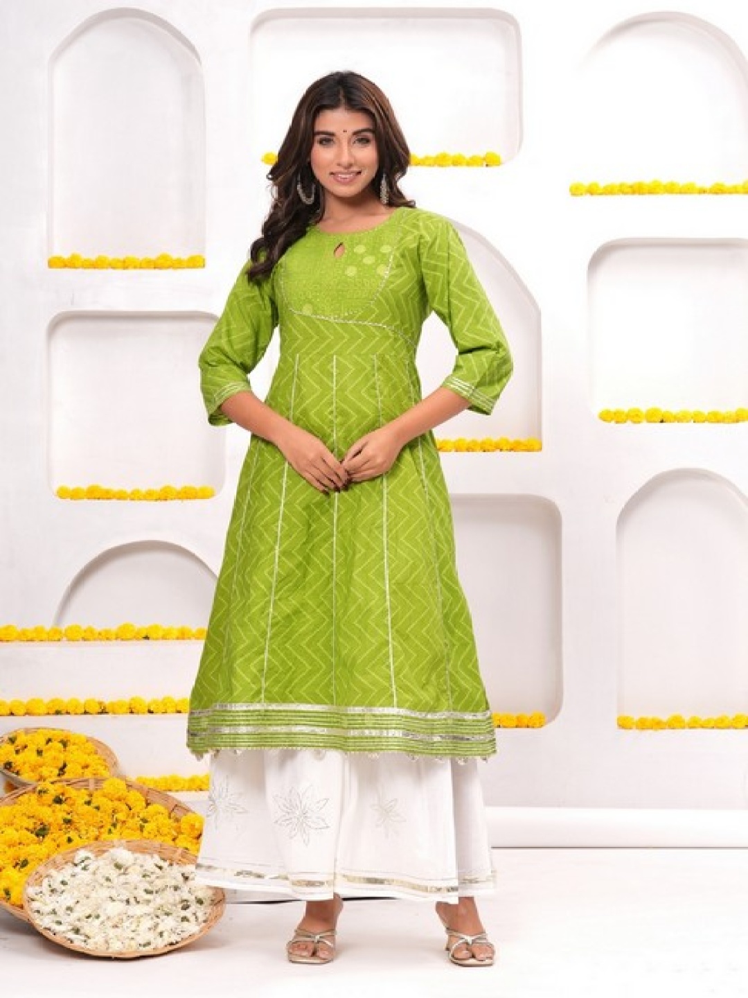 

Kanahari Women Bandhani Embroidered Regular Pure Cotton Kurta with Palazzos & With Dupatta, Green