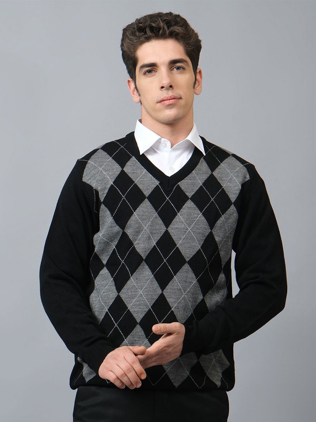

Cantabil Men Sweater Vest, Black