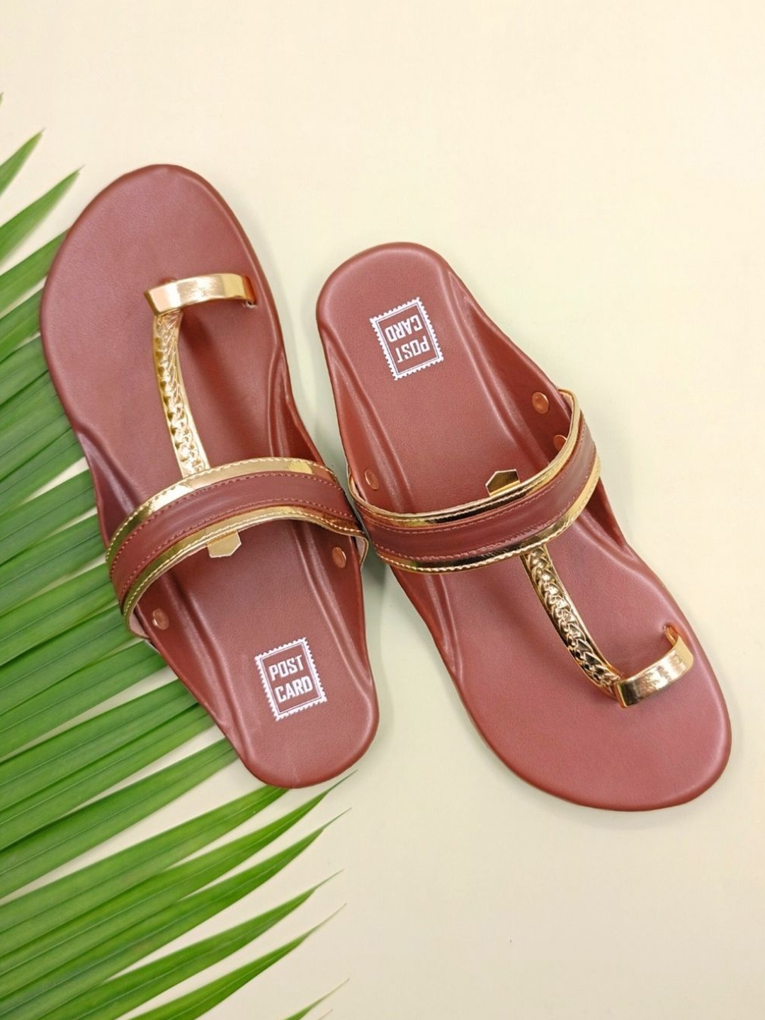 

POSTCARD Women Printed One Toe Flats, Brown