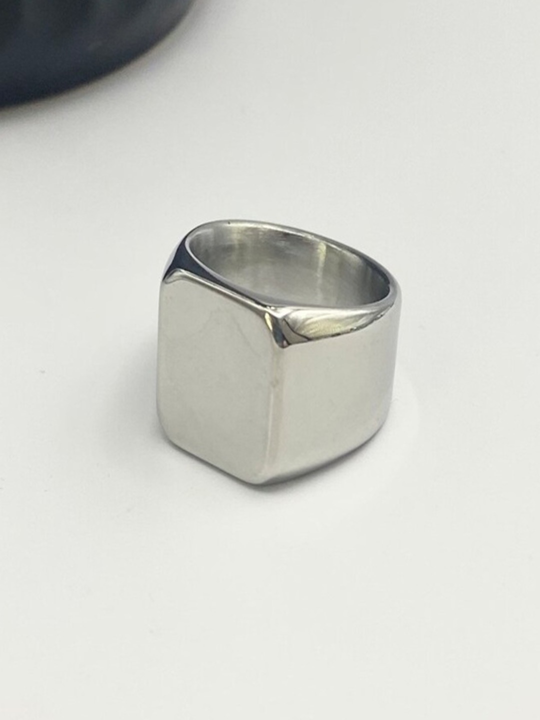 

The Roadster Lifestyle Co Silver Plated Signet Square Finger Ring